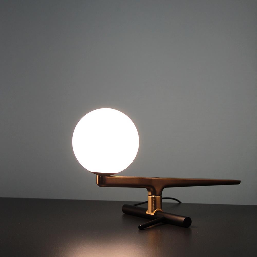 Moderne Lampe de bureau Artemide Yanzi noire et jaune par NERI&HU en vente