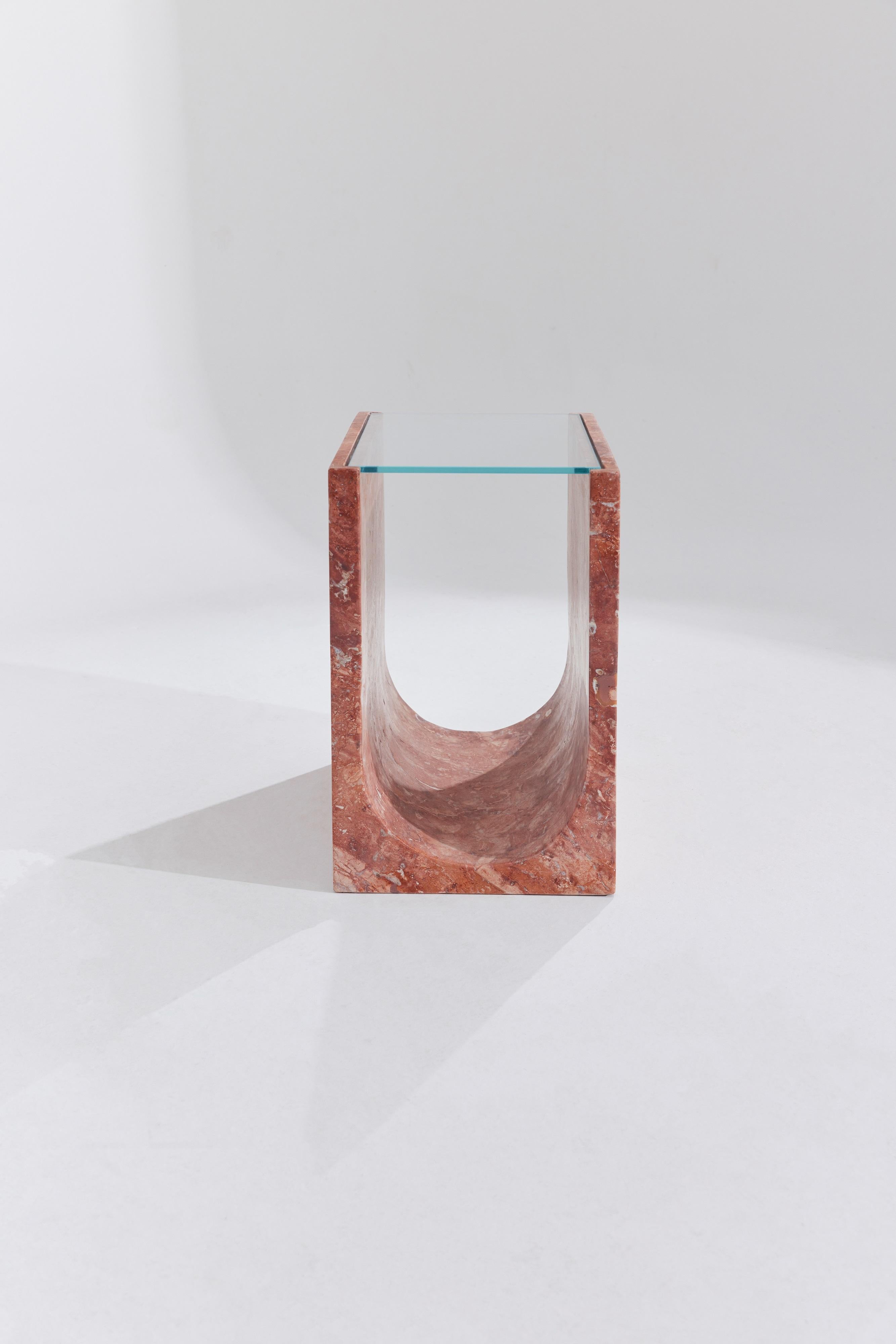 Table d'appoint Artemis en travertin rouge par RAFFINATO Neuf - En vente à Geneve, CH