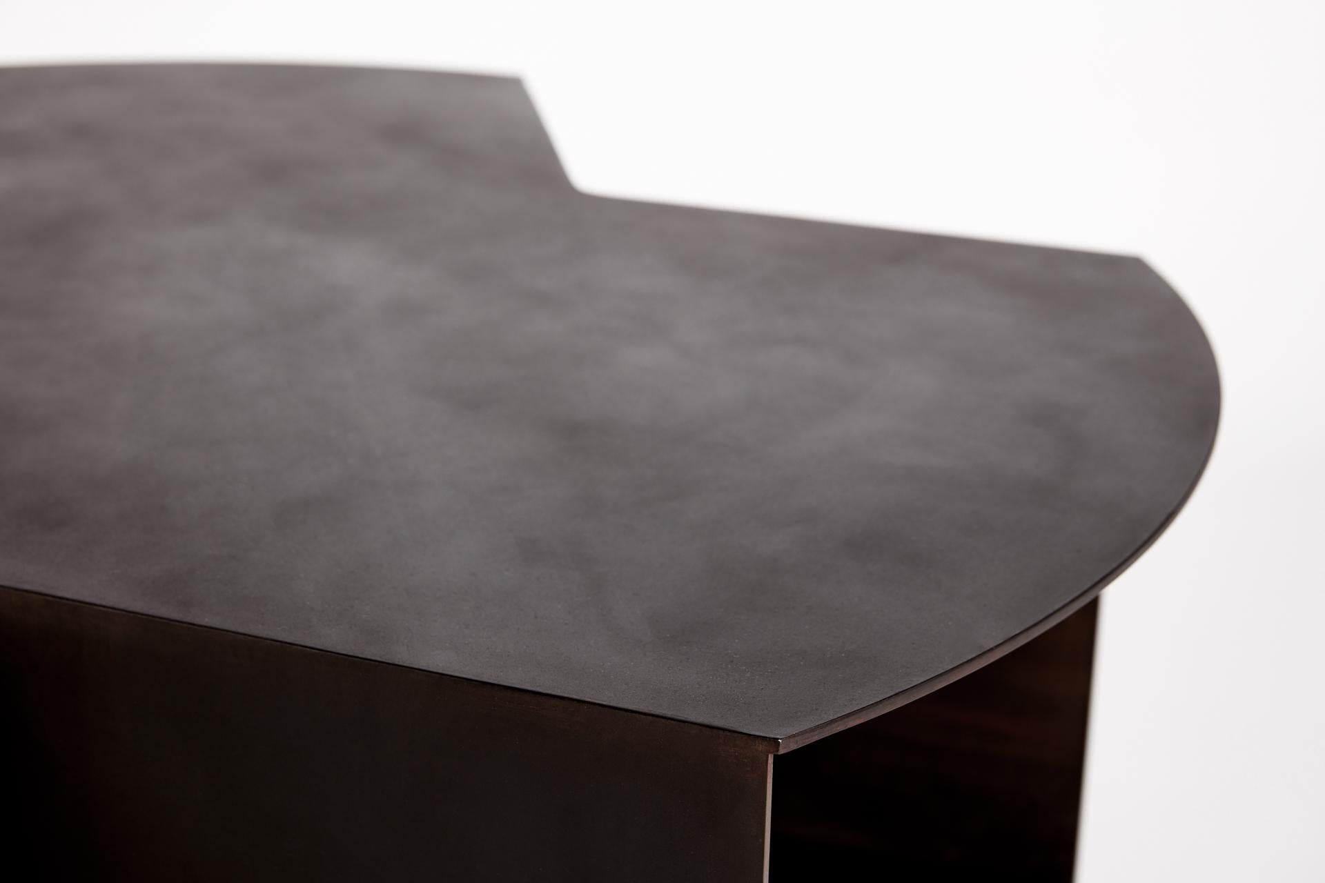 Artemis Table by Ben Barber Studio In New Condition In Geneve, CH