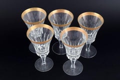 Artemisia. Six red wine glasses in crystal with 24-carat gold decoration.