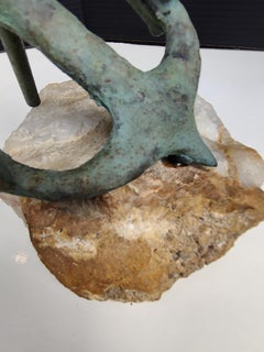 Sculpture House in quarzo e metallo con ancora