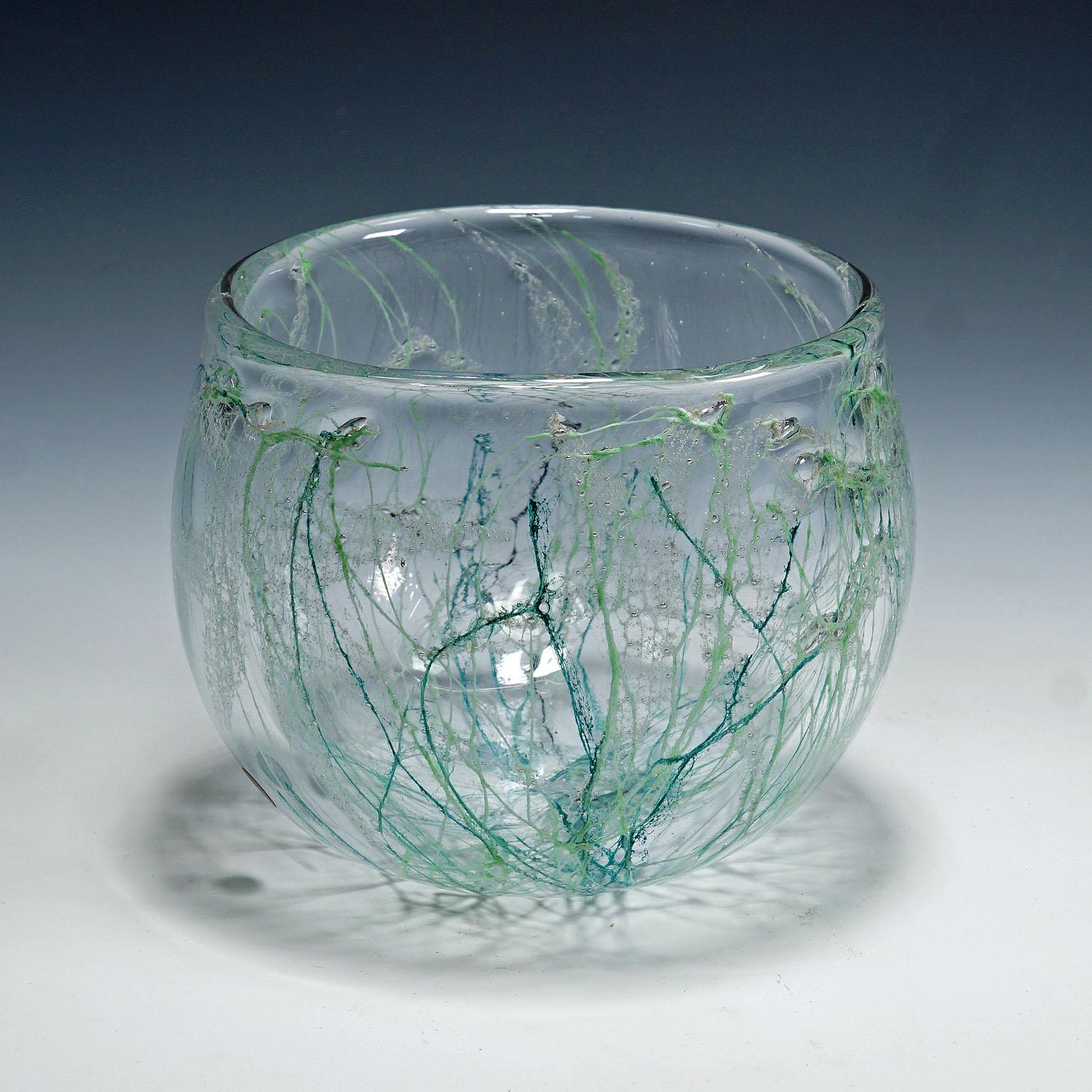 Ciotola Artglass Sjogras di Goran Stroemgren per Art Glassworks Urshult Svezia

Una rara coppa in vetro artistico 