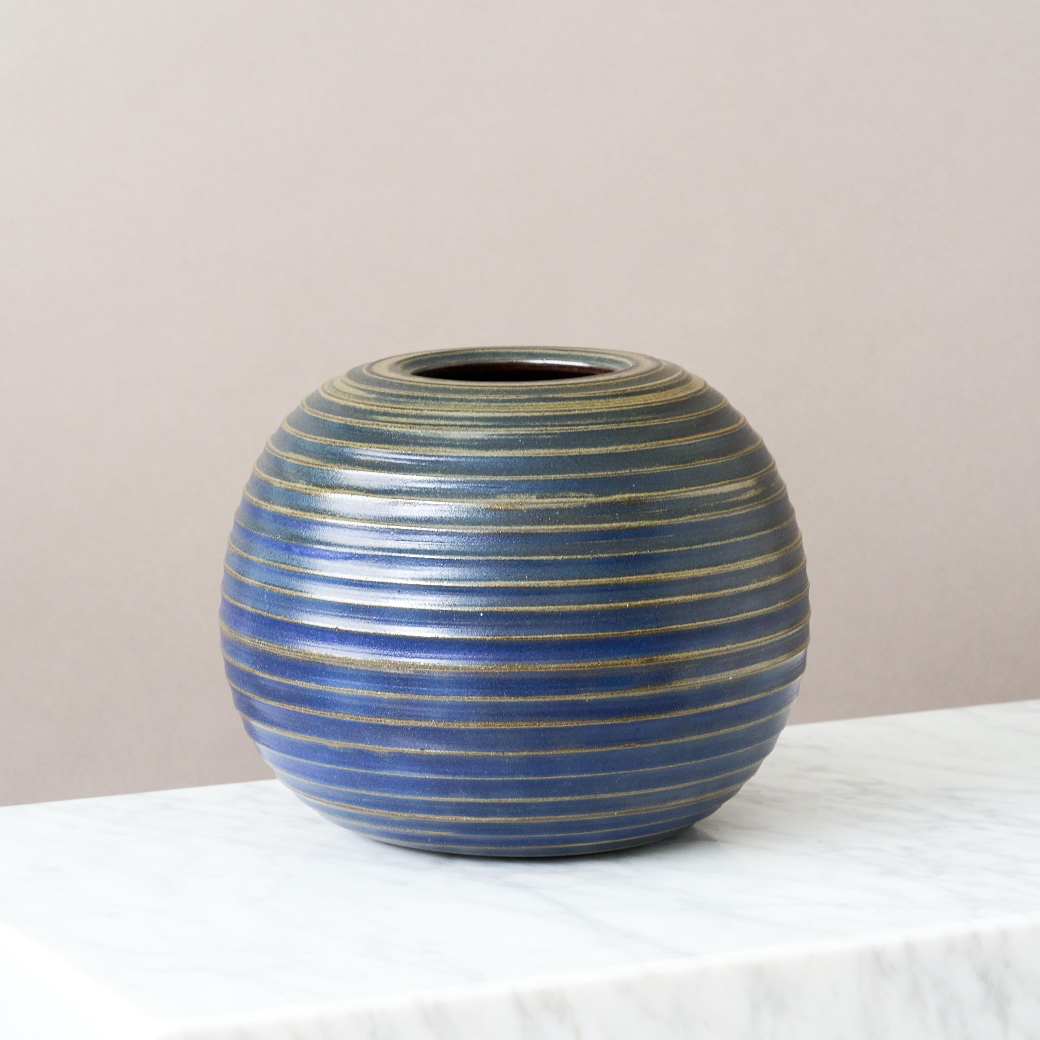 20th Century Arthur Andersson Blue Mid-Century Stoneware Globe Vase by Wallakra, Sweden 1950s For Sale