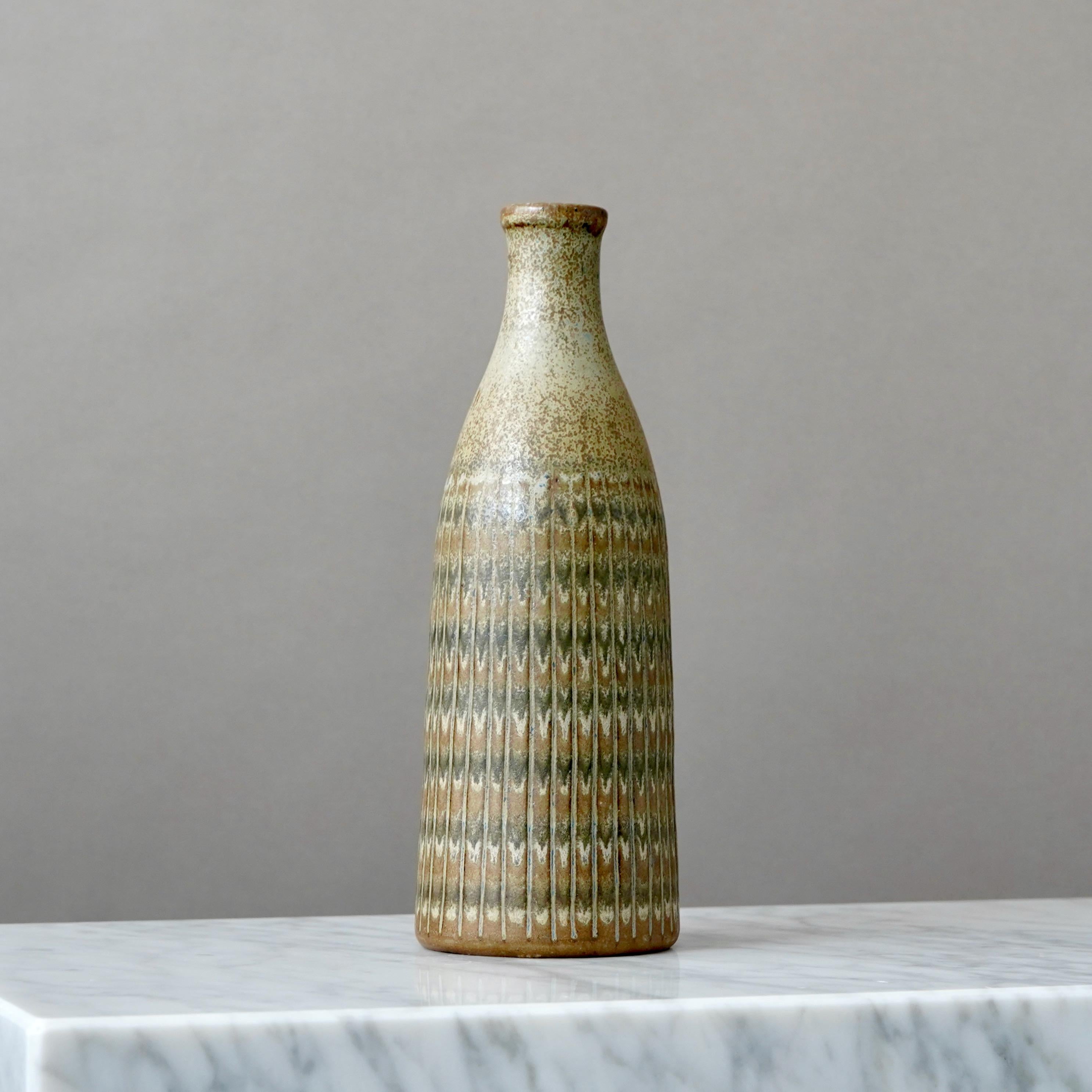 Svedese Vaso in gres di metà secolo Arthur Andersson di Wallakra, Svezia, anni '50 in vendita