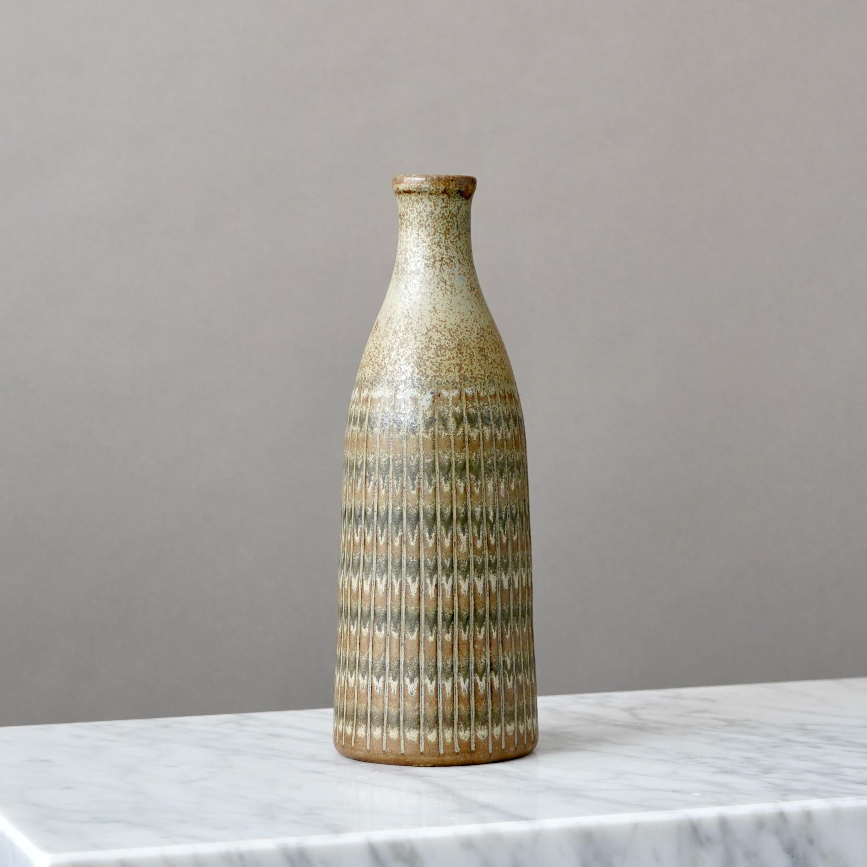Vaso in gres di metà secolo Arthur Andersson di Wallakra, Svezia, anni '50 In condizioni buone in vendita a Malmö, SE