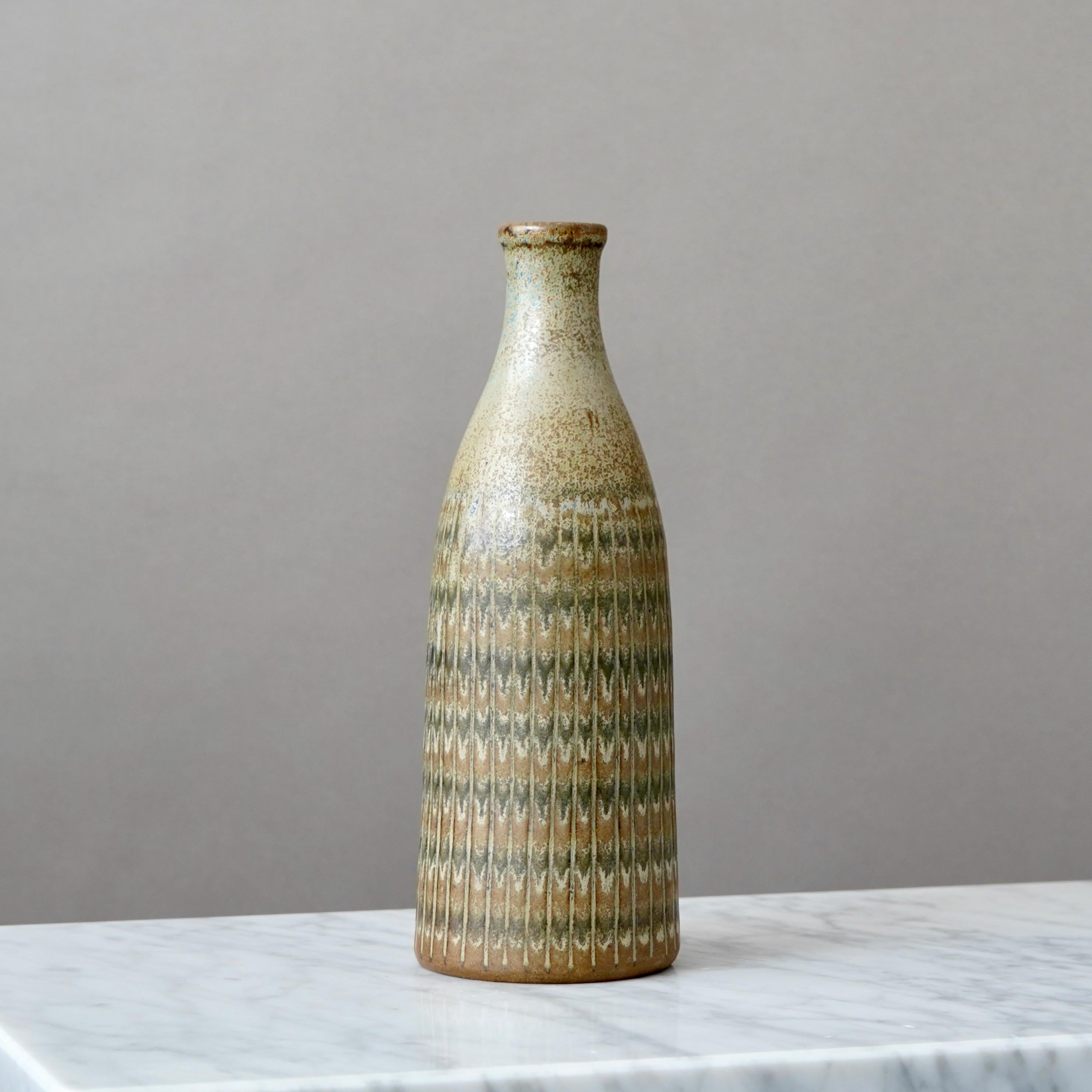 XX secolo Vaso in gres di metà secolo Arthur Andersson di Wallakra, Svezia, anni '50 in vendita