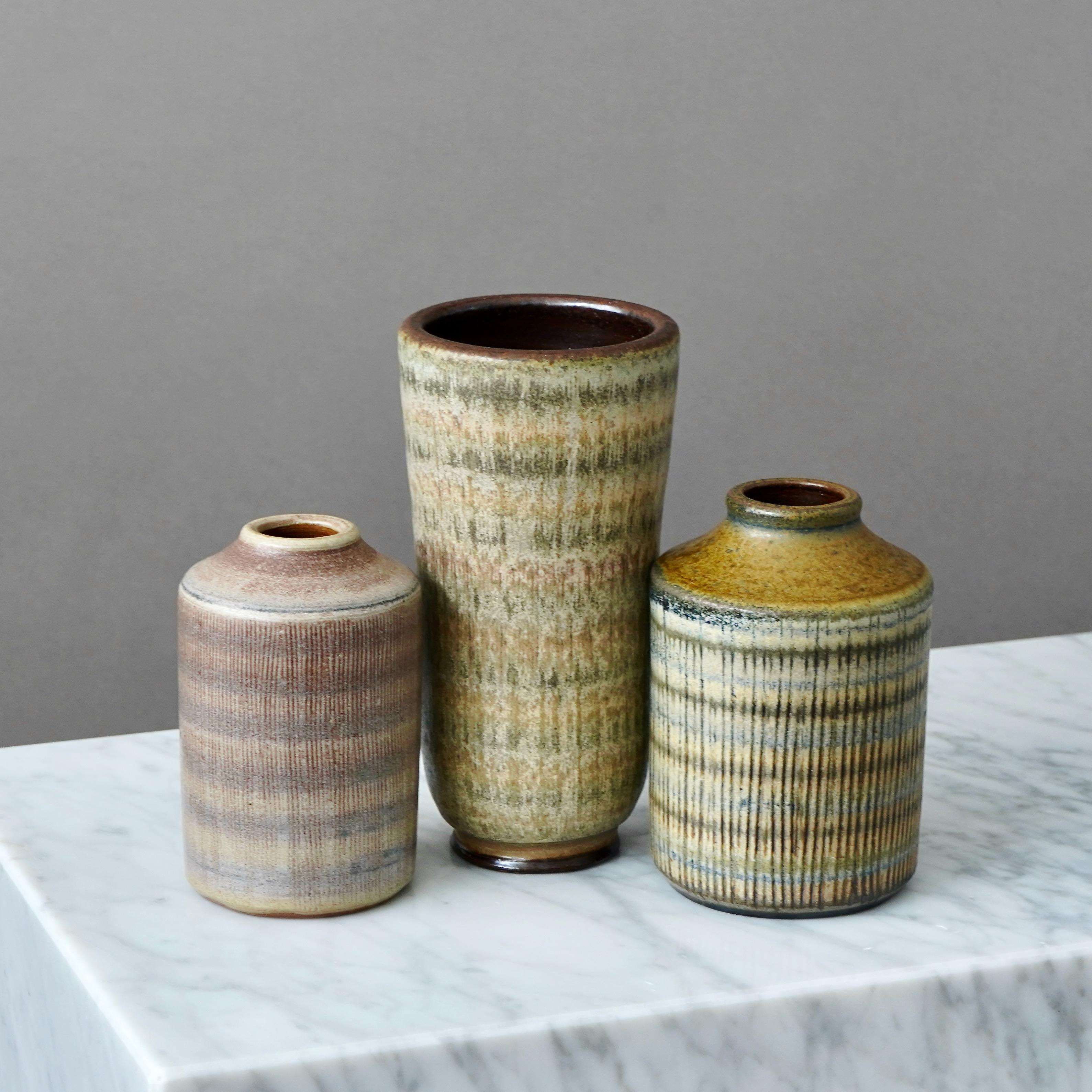 Scandinavo moderno Arthur Andersson, Set di 3 vasi in gres della metà del secolo, Wallakra, Svezia, anni '50 in vendita