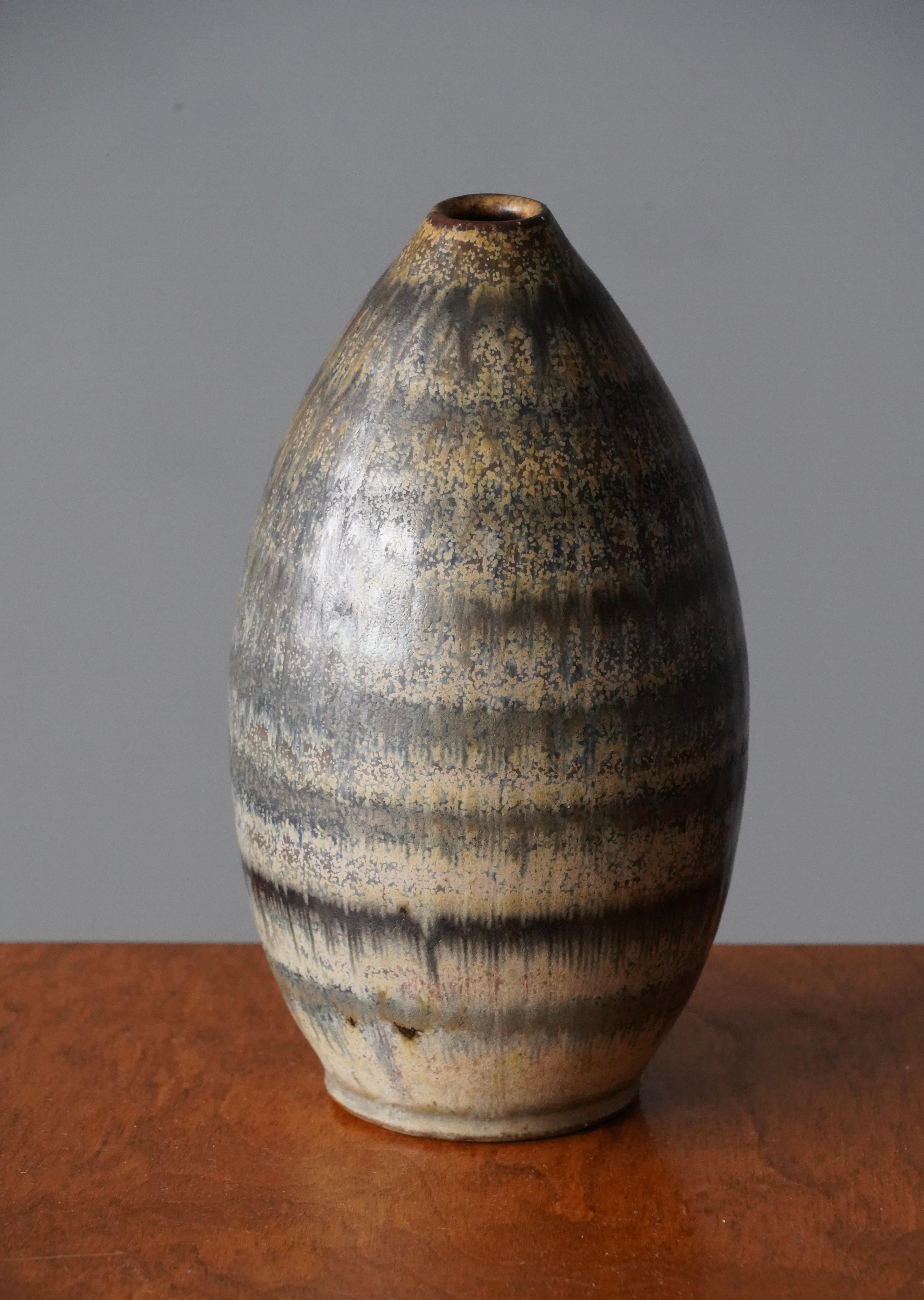 A vase, designed by Arthur Andersson, produced by Wallåkra Keramik, Sweden, 1950s.


