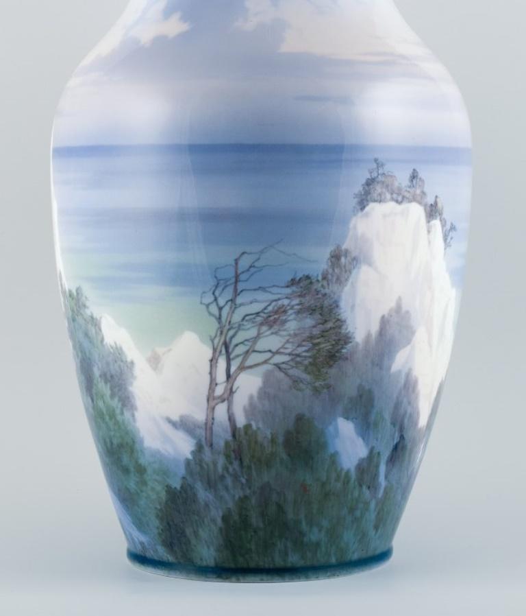 Peint à la main Vase en porcelaine colossal Arthur Boesen pour Royal Copenhagen, années 1930 en vente