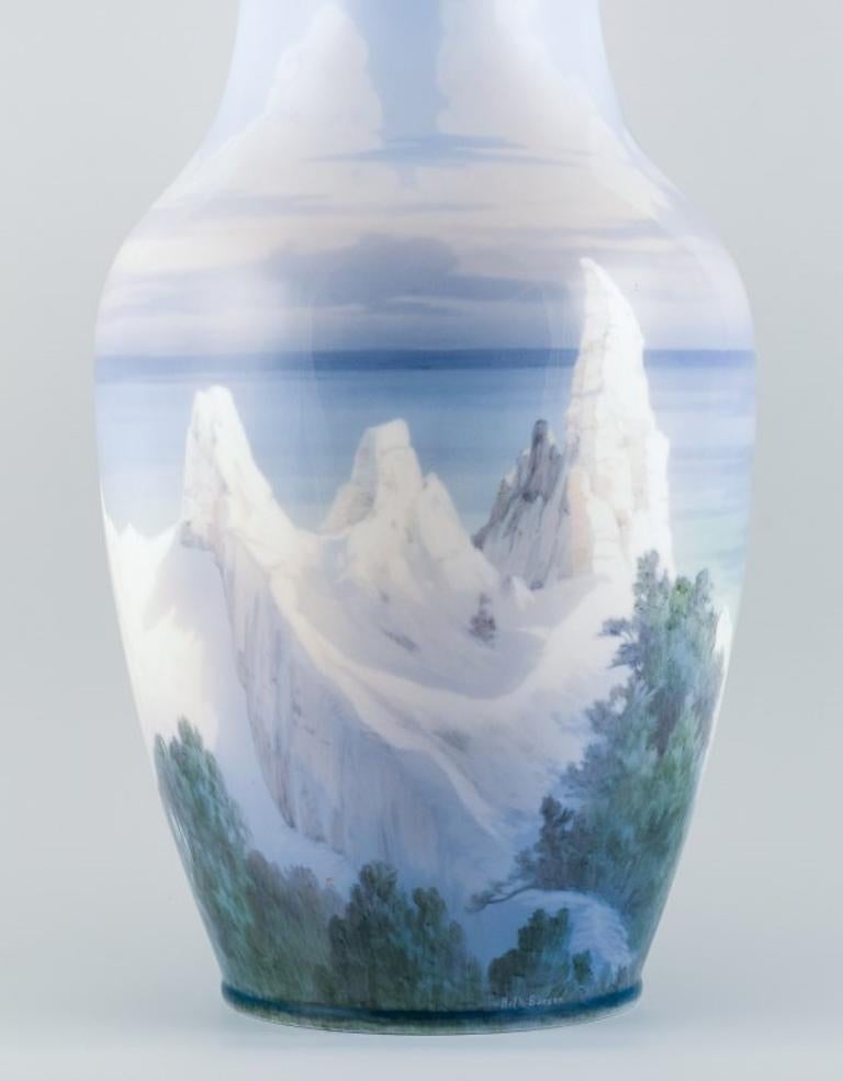 Dipinto a mano Arthur Boesen per Royal Copenhagen, Vaso colossale in porcellana, anni '30 in vendita