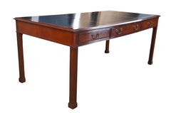 Arthur Brett Escritorio Ejecutivo Tradicional Inglés de Caoba con Tablero de Cuero 72