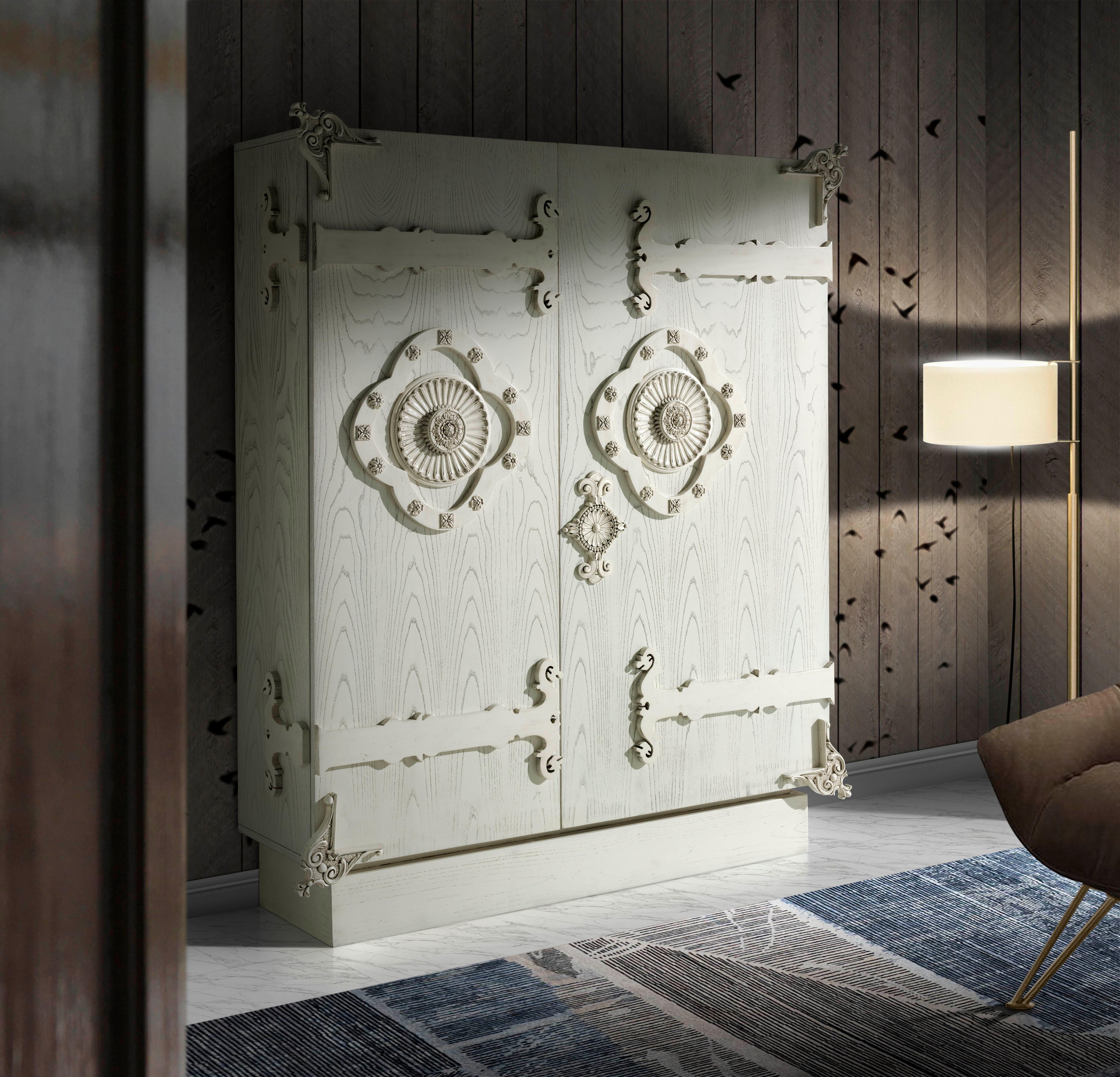 Arthur Kabinett von Lola Glamour
Abmessungen: T 42 x B 150 x H 177 cm
MATERIALIEN: Holz.


Wir sind Félix und Désirée Ramos, Brüder und Produktdesigner unserer Marke Lola Glamour.
Wir interessieren uns für das Einzigartige, das Andersartige, die
