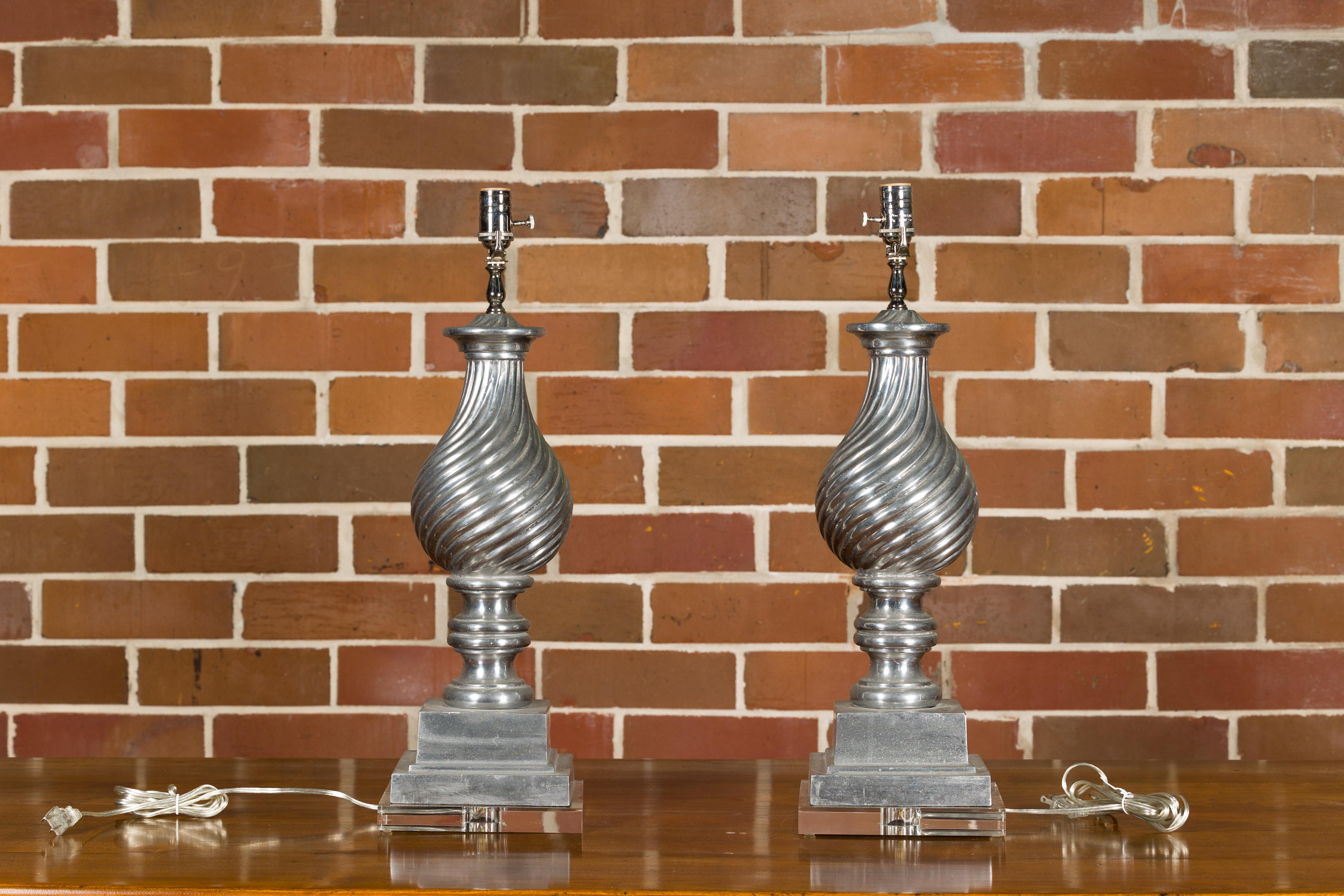 Arthur Court 1970s Polished Aluminum Table Lamps with Twisted Motifs, a Pair In Good Condition For Sale In Atlanta, GA