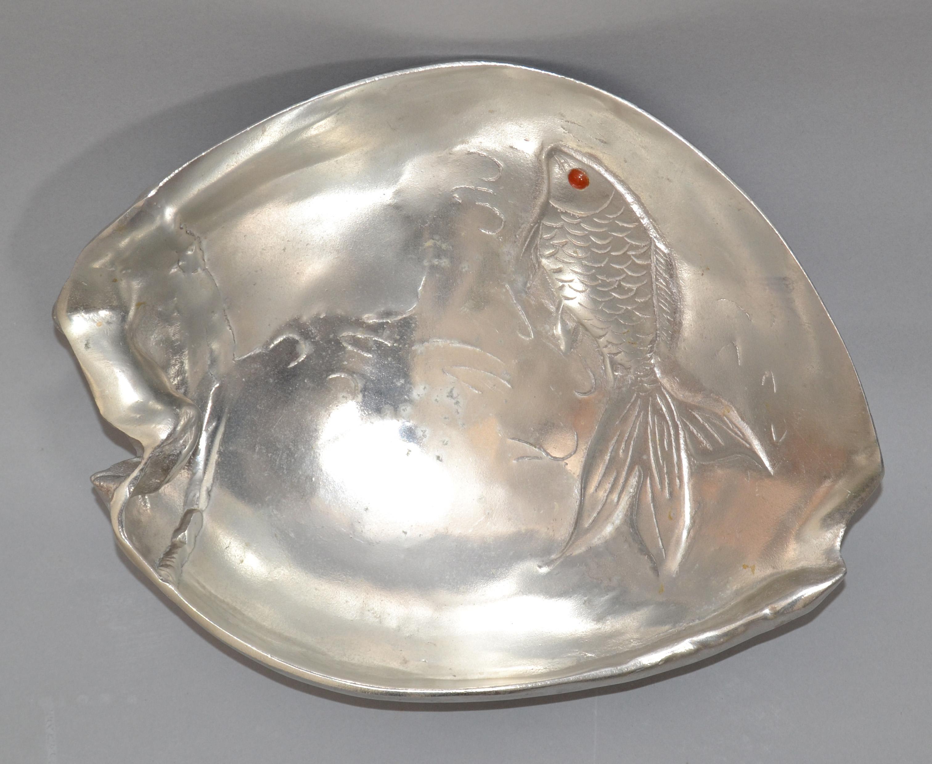 Arthur Court 1977 Nautical Aluminum Koi Fish Footed Shell Bowl Red Carnelian Eye For Sale 8