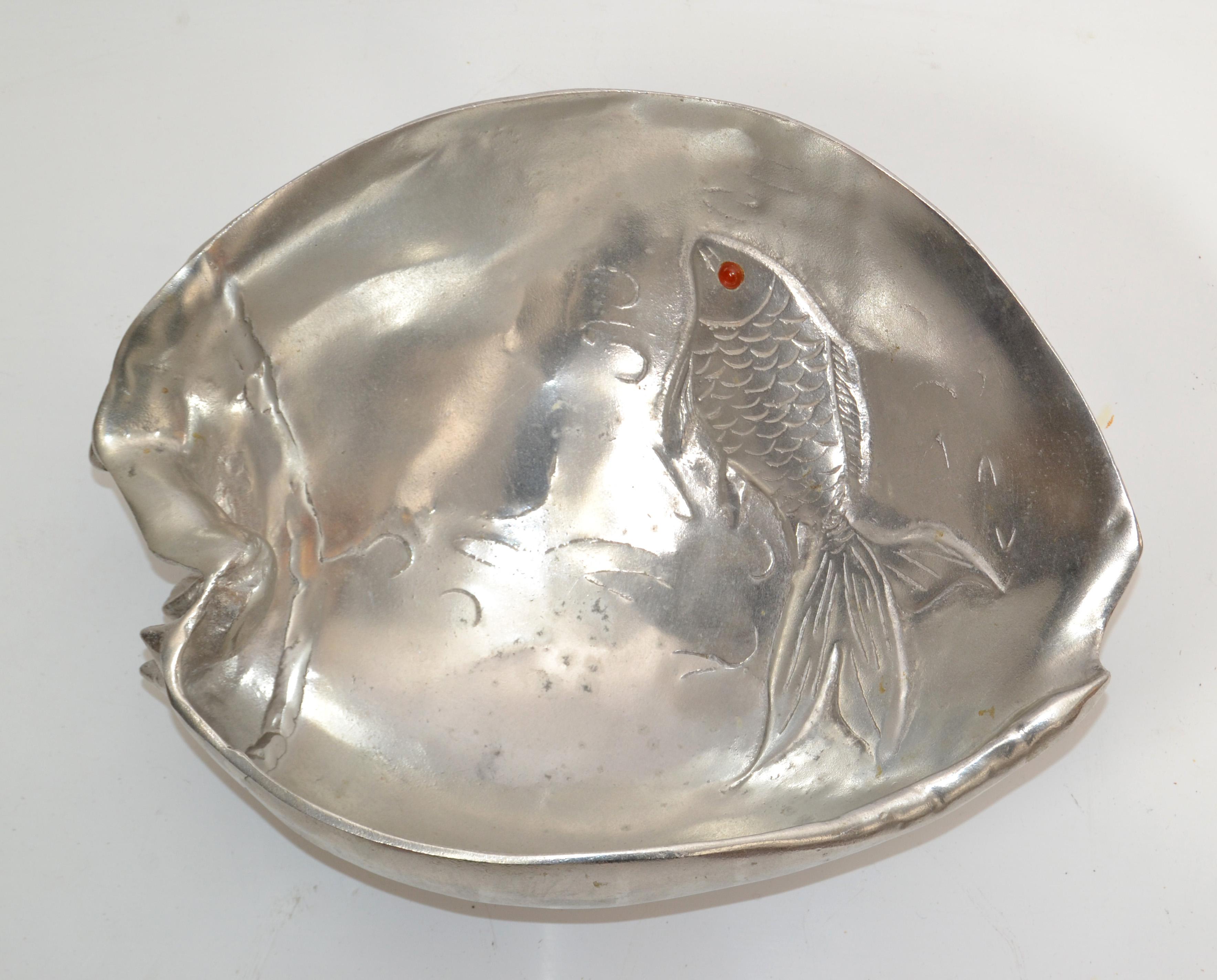 Mid-Century Modern Arthur Court 1977 Nautical Aluminum Koi Fish Footed Shell Bowl Red Carnelian Eye For Sale