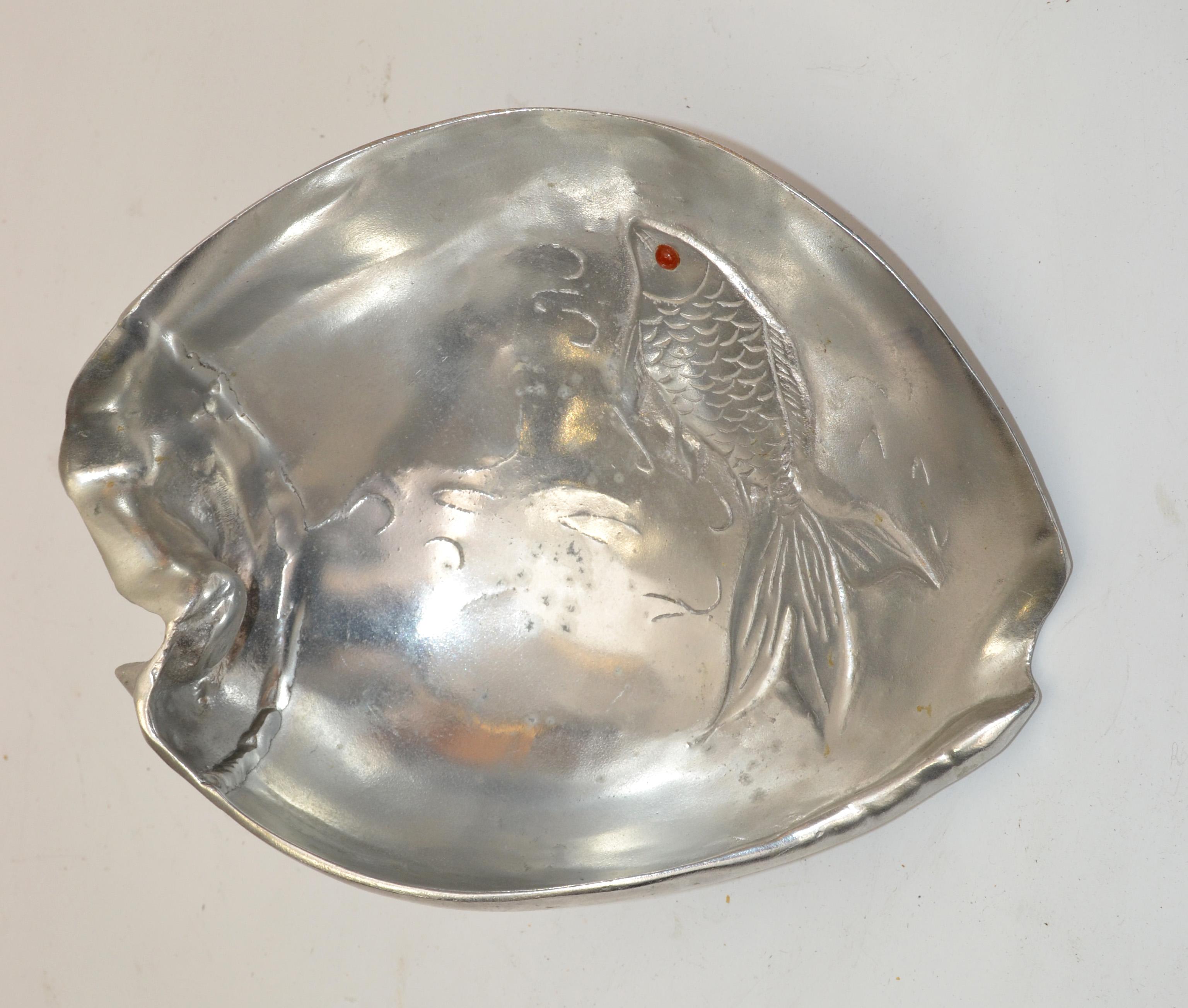 Late 20th Century Arthur Court 1977 Nautical Aluminum Koi Fish Footed Shell Bowl Red Carnelian Eye For Sale