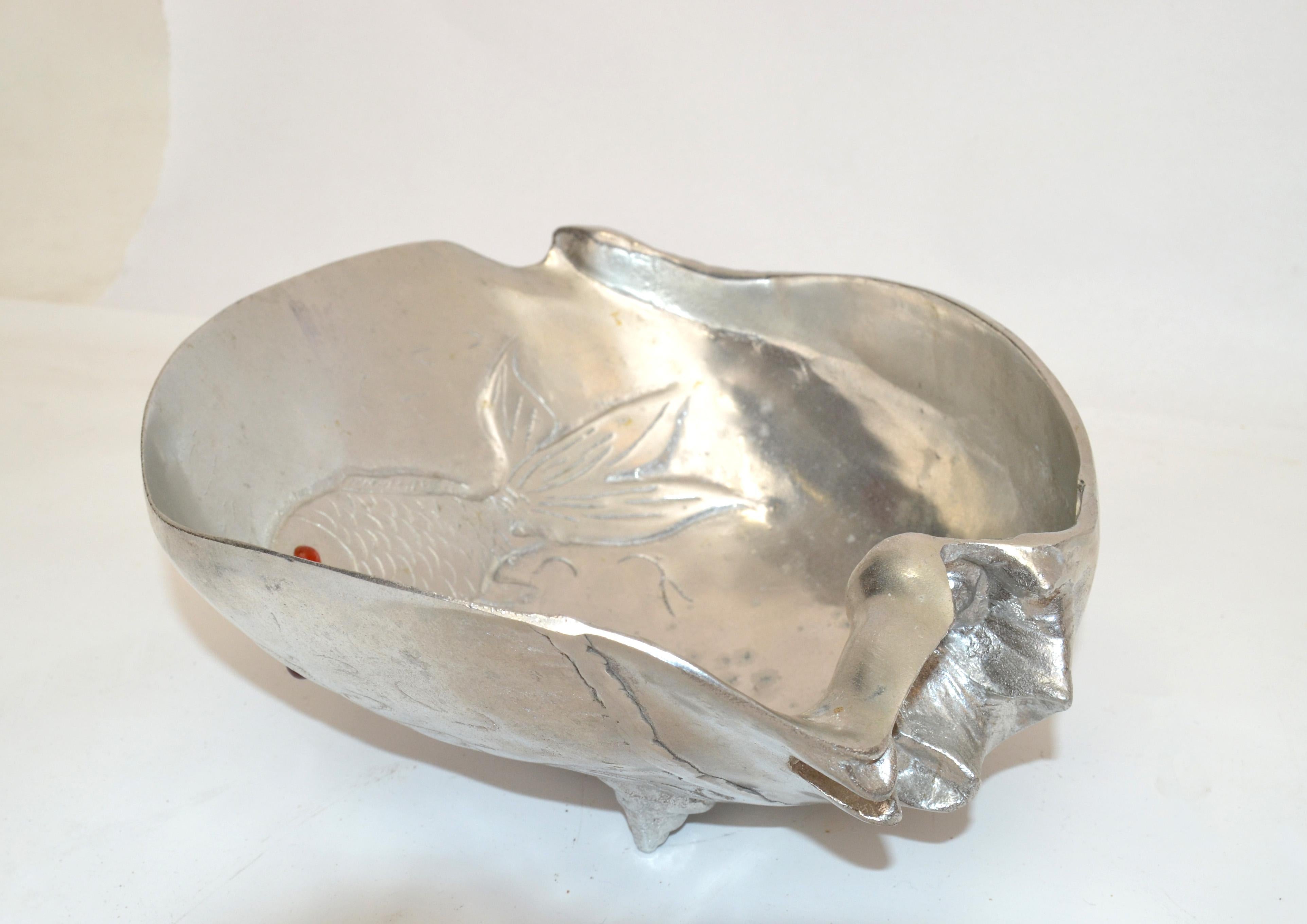 Arthur Court 1977 Nautical Aluminum Koi Fish Footed Shell Bowl Red Carnelian Eye In Good Condition For Sale In Miami, FL