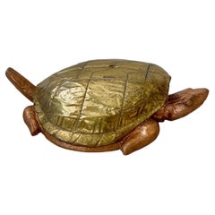 Boîte à tortue grandeur nature en cuivre et laiton d'Arthur Court
