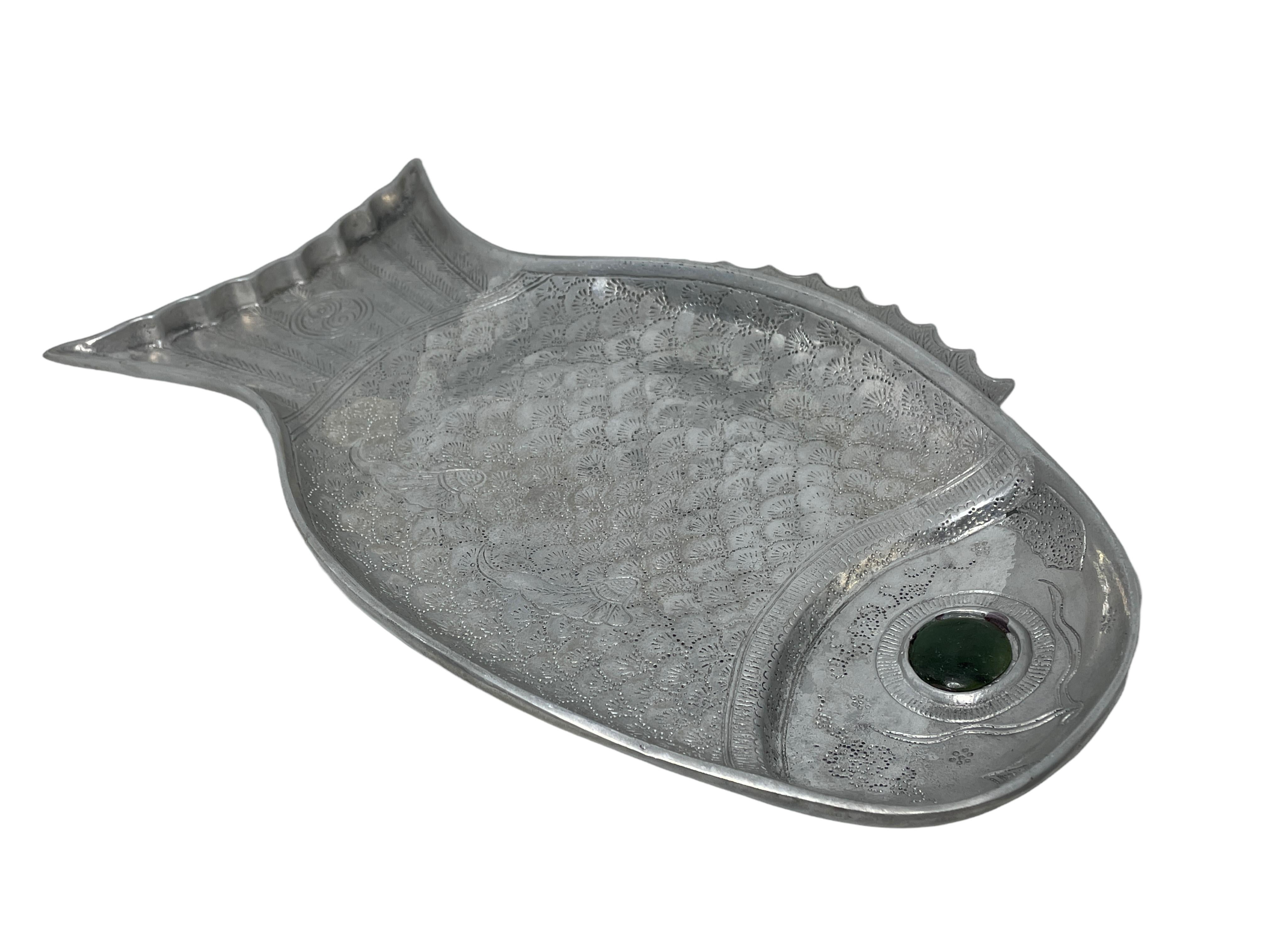 American Arthur Court Polished Aluminum Fish Shaped Serving Platter, 1977 For Sale