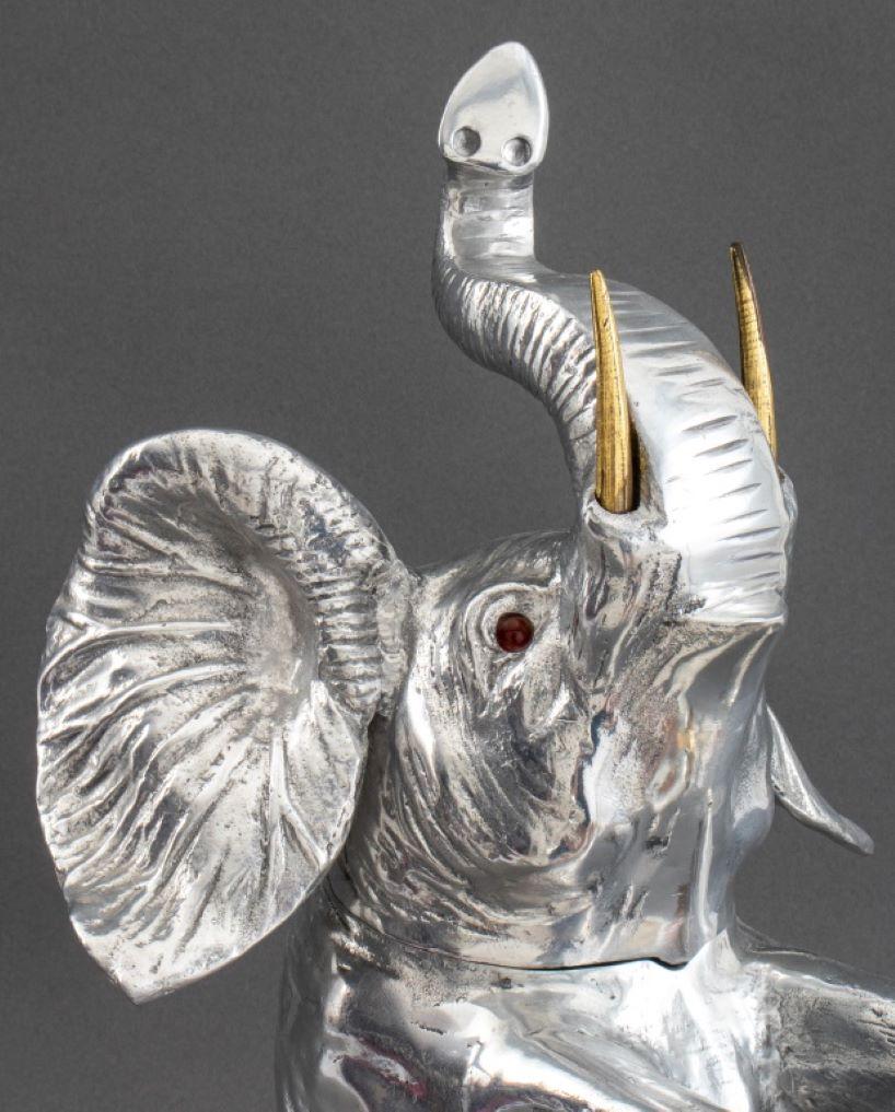 20ième siècle Seau à glace en forme d'éléphant, argenté et doré, Arthur Court en vente