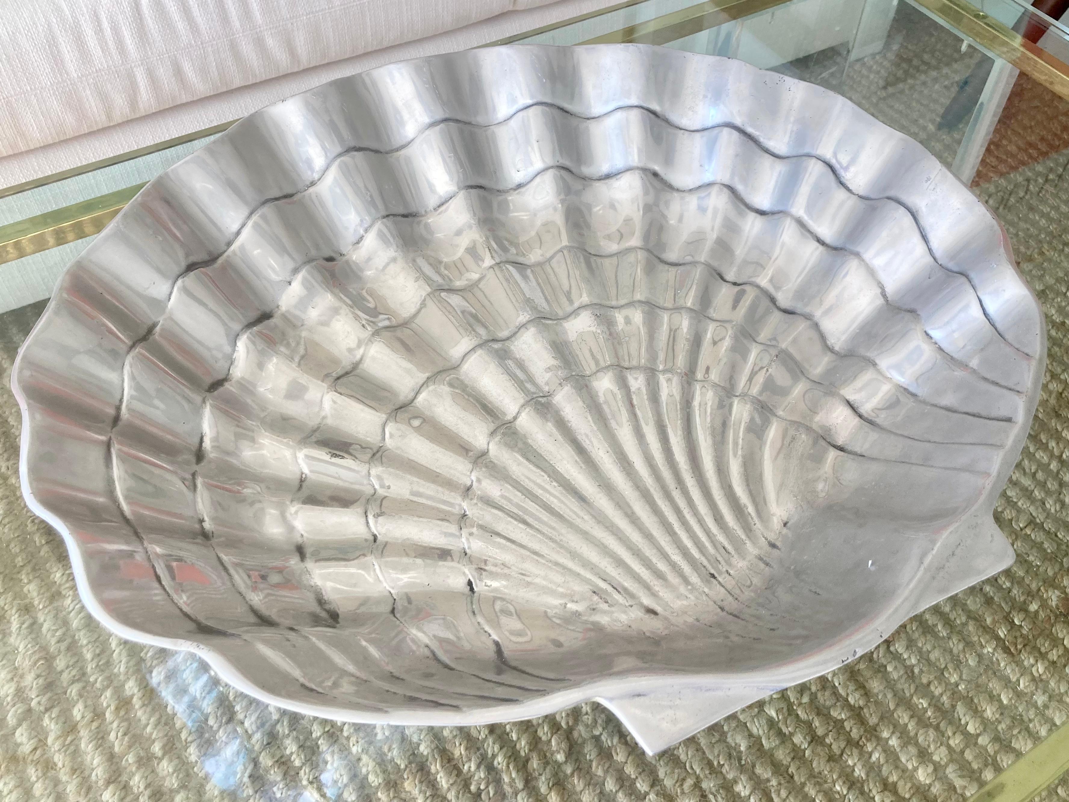 Américain Grand bol en coquillage de style Arthur Court - 2 en vente