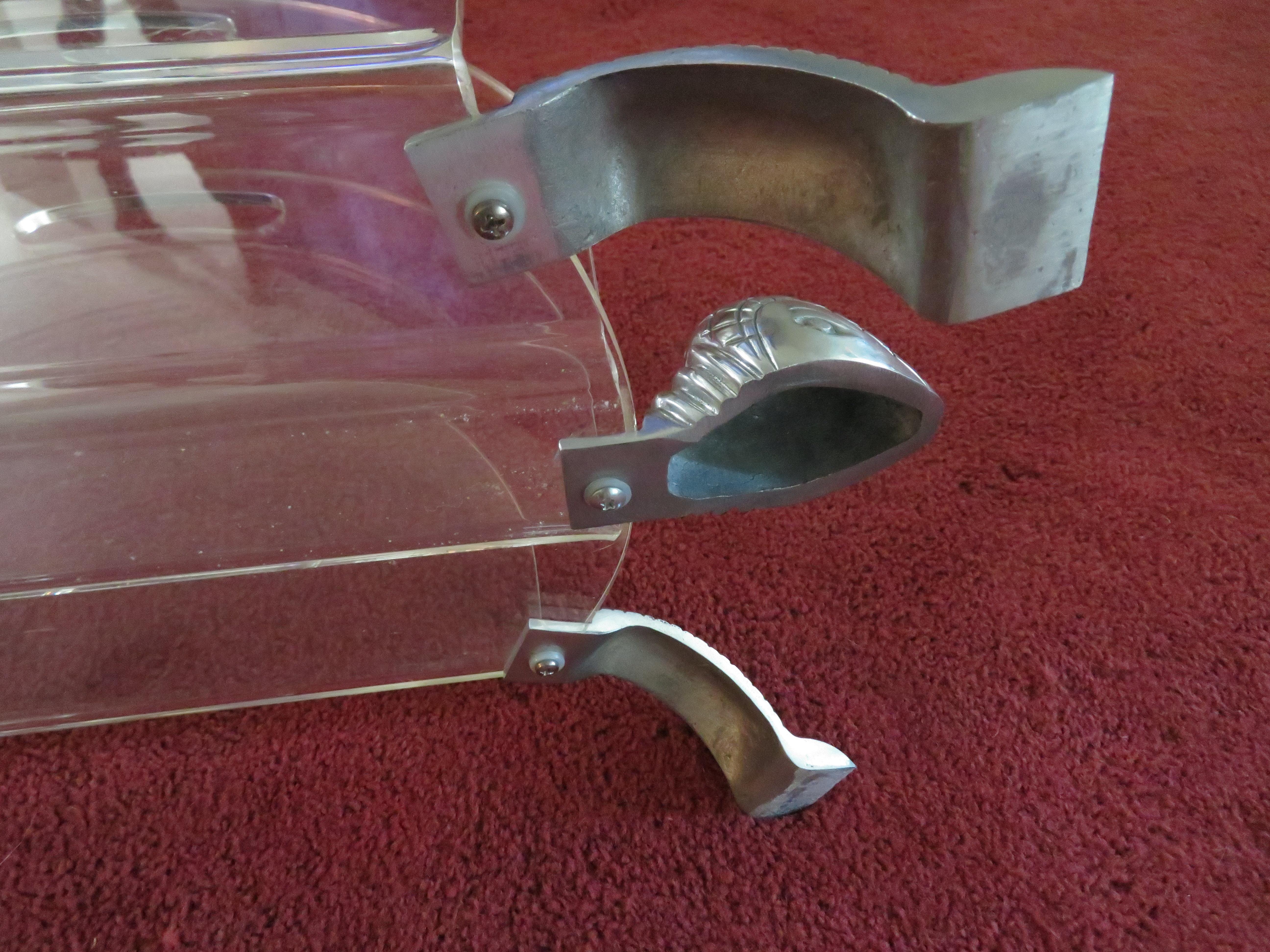 Arthur Court Turtle Aluminium and Lucite Magazine Rack Regency Modern In Good Condition For Sale In Pemberton, NJ