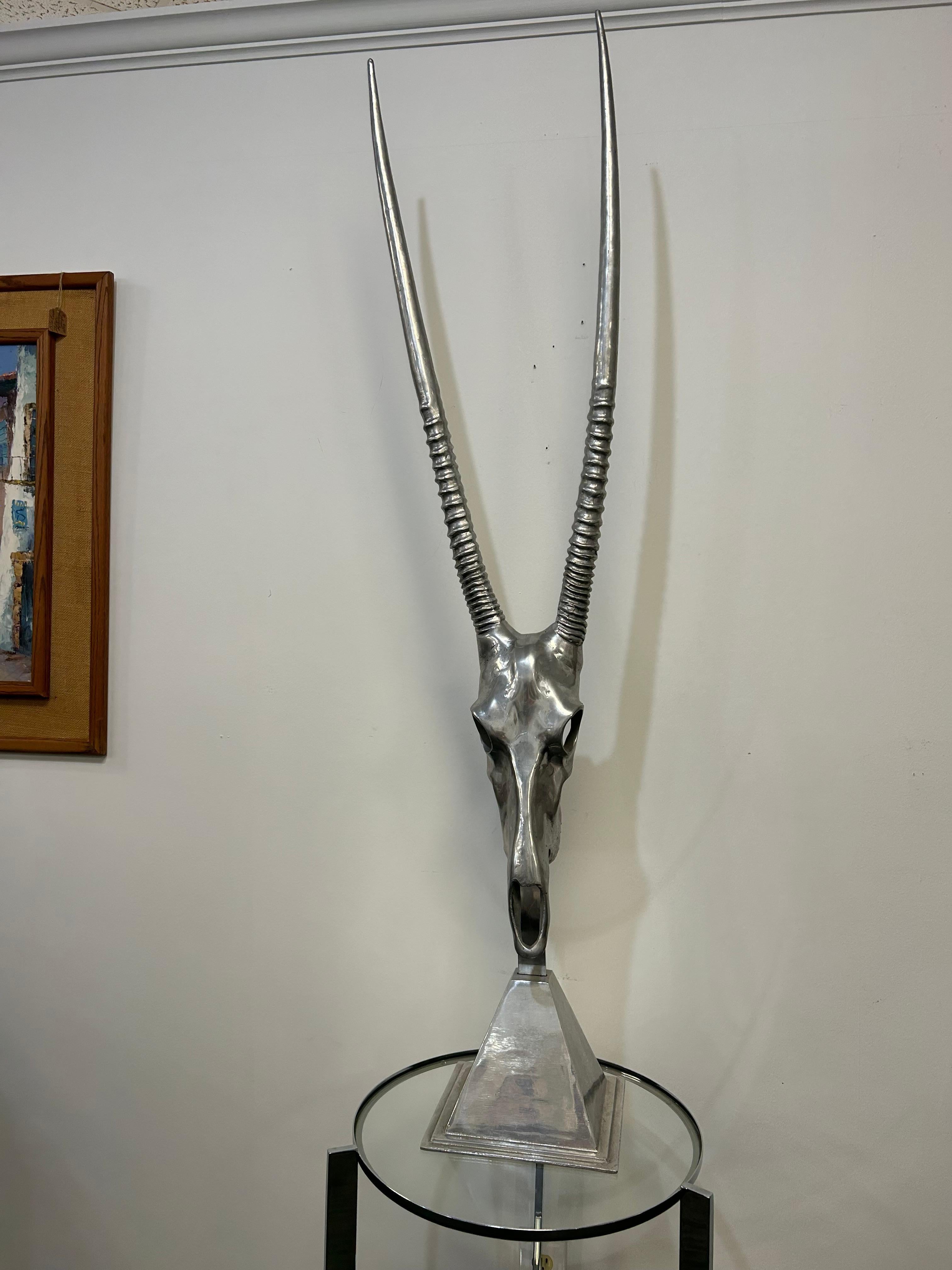 Arthur Court, hohe Aluminiumskulptur eines  gazelle (Mexikanisch) im Angebot