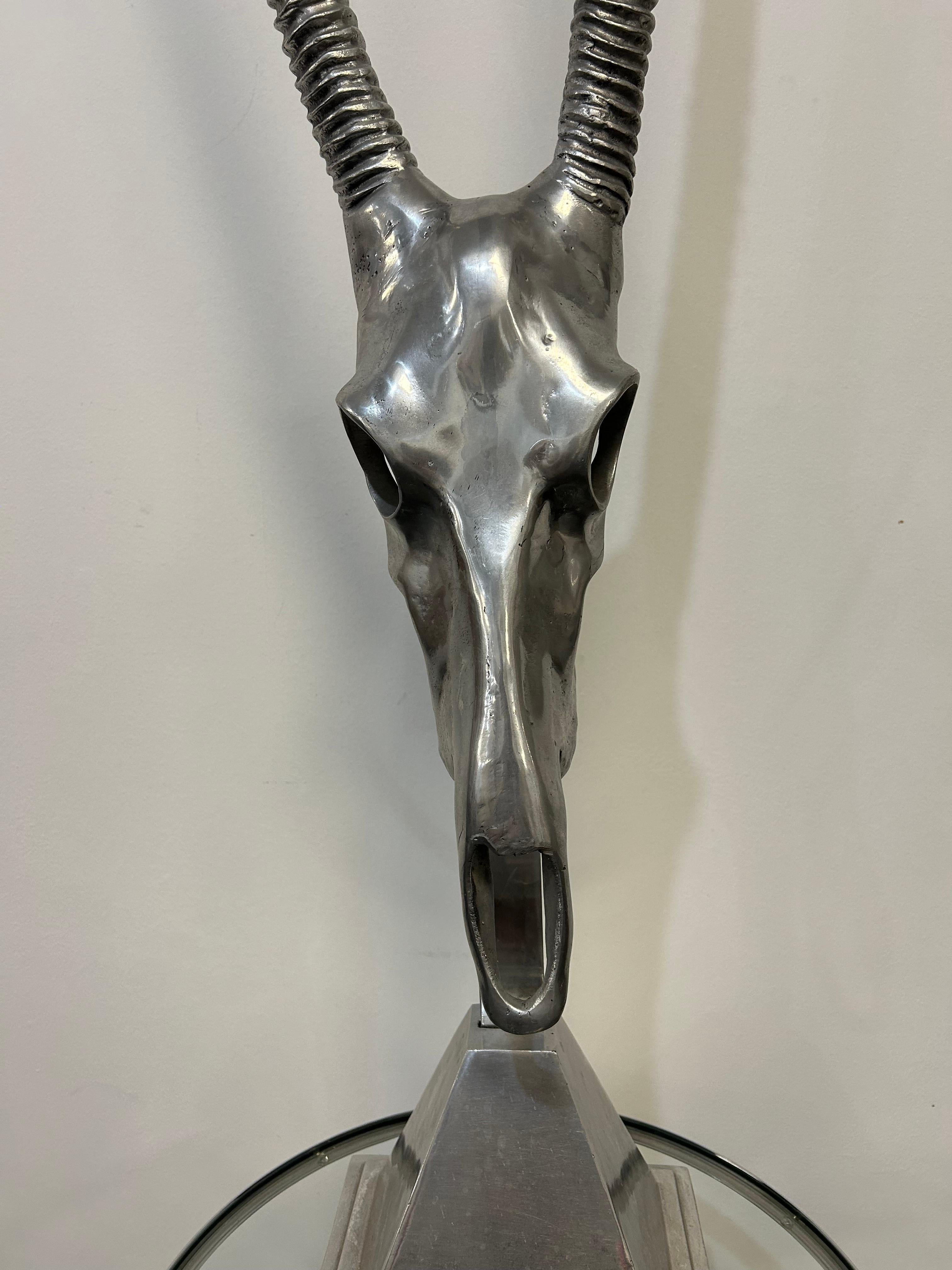 Arthur Court, hohe Aluminiumskulptur eines  gazelle (Gegossen) im Angebot