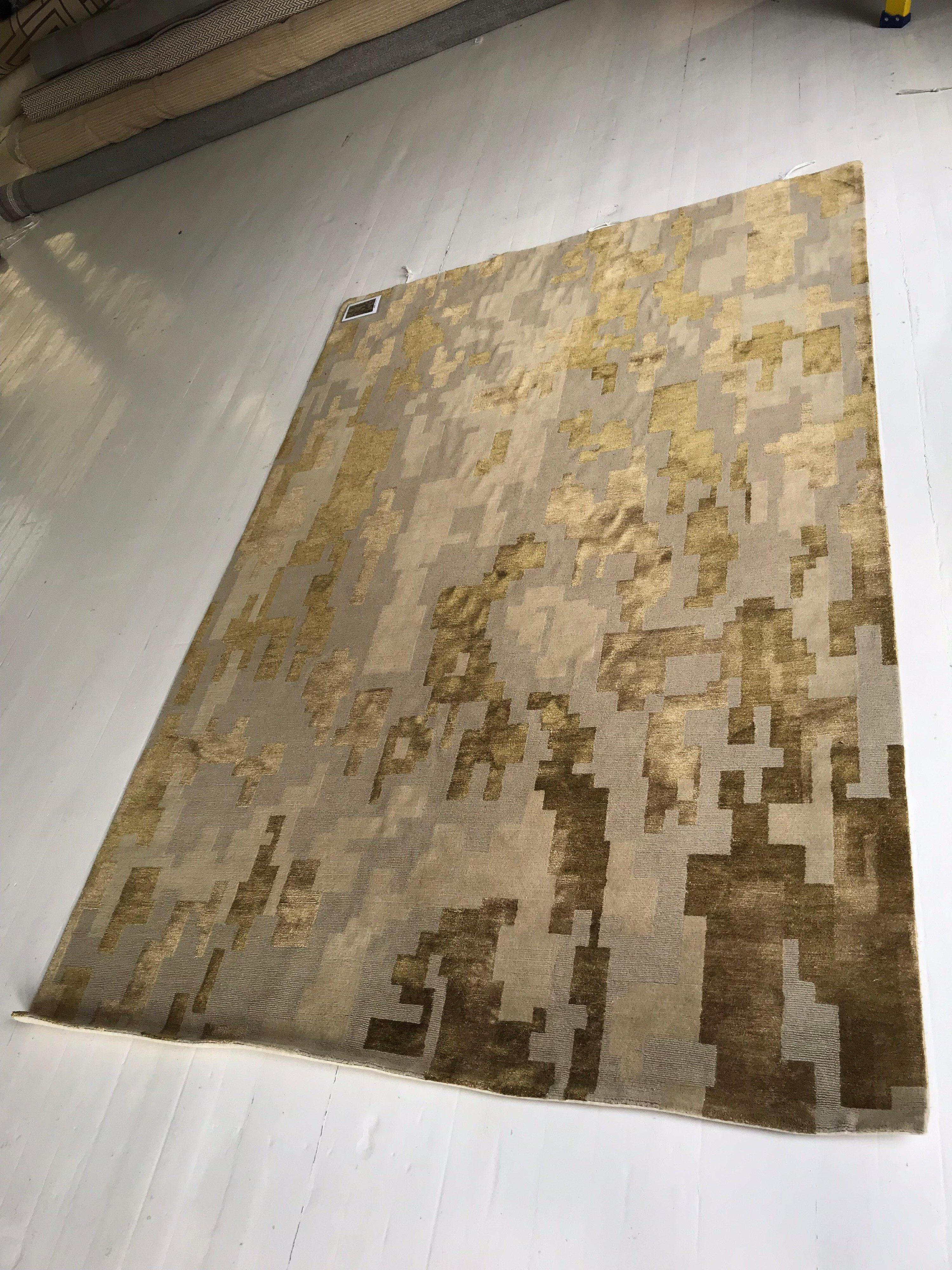 Noué à la main Tapis au design abstrait fait main d'Arthur Dunnam pour Doris Leslie Blau en vente