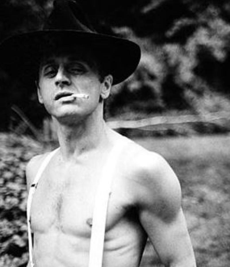 Baryshnikov interpreta Belmondo - Portait in Suspenders, Fotografia Fine Art, 1986 in vendita 1