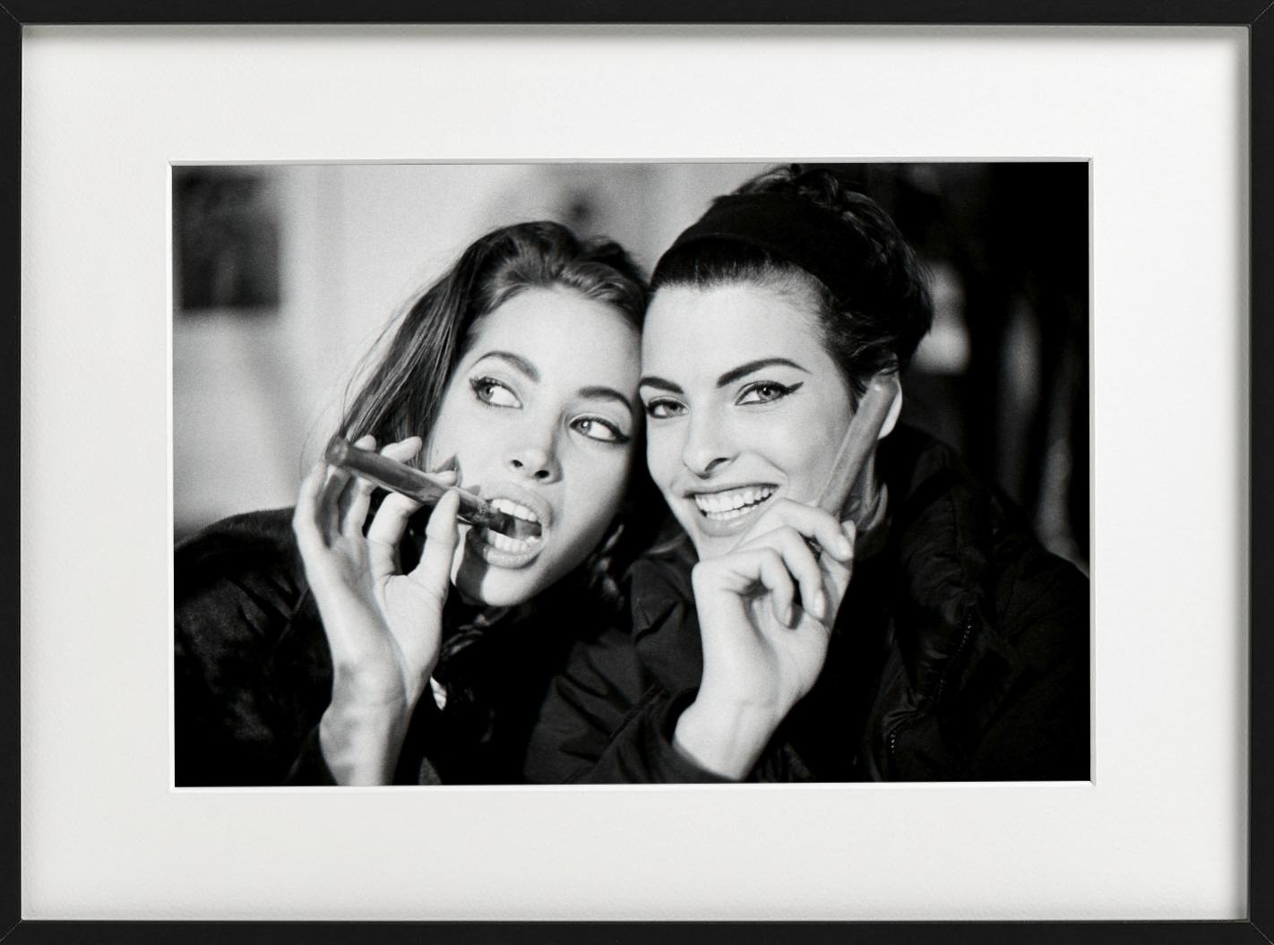 Christy Turlington & Linda Evangelista mit Zigarren – Kunstfotografie, 1989 – Photograph von Arthur Elgort