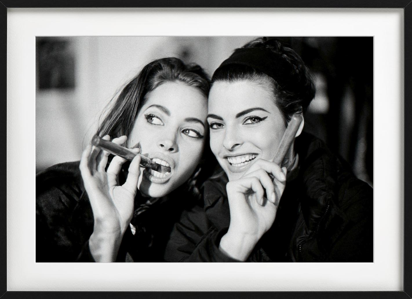 Christy Turlington & Linda Evangelista mit Zigarren – Kunstfotografie, 1989 im Angebot 1
