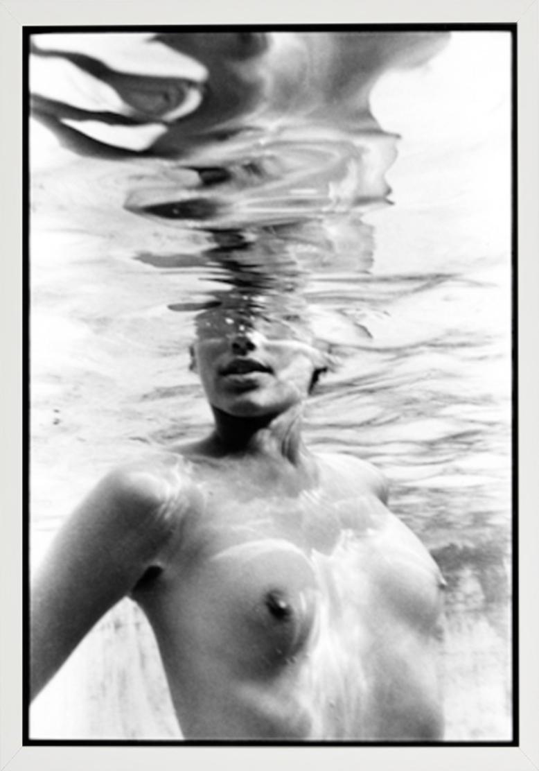 Emma Underwater - Nude Model Underwater black-and-white photography For Sale 2