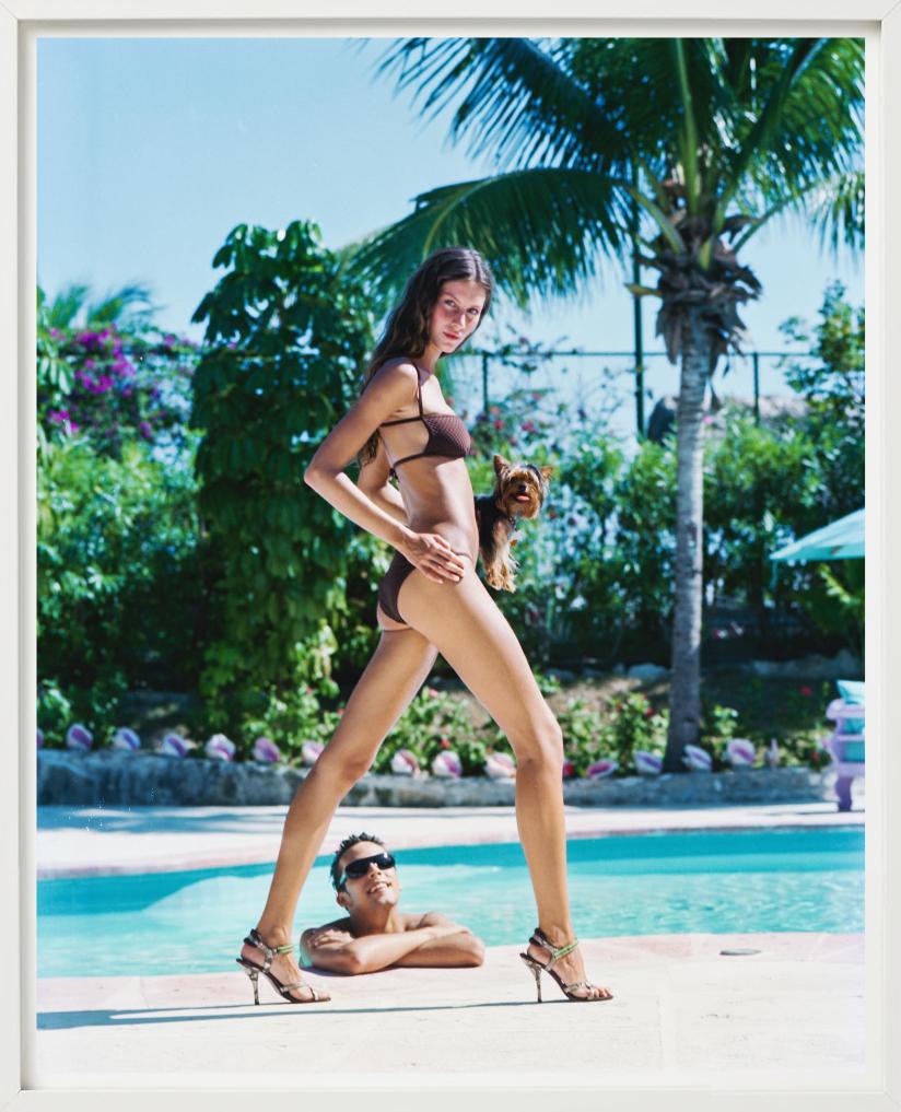 La top model Gisele Bündchen che cammina in piscina con un bikini LV, fotografata per Vogue da Arthur Elgort nel 1999.

Tutte le stampe sono in edizione limitata. Disponibile in più misure. Cornici di alto livello su richiesta.

Tutte le stampe sono