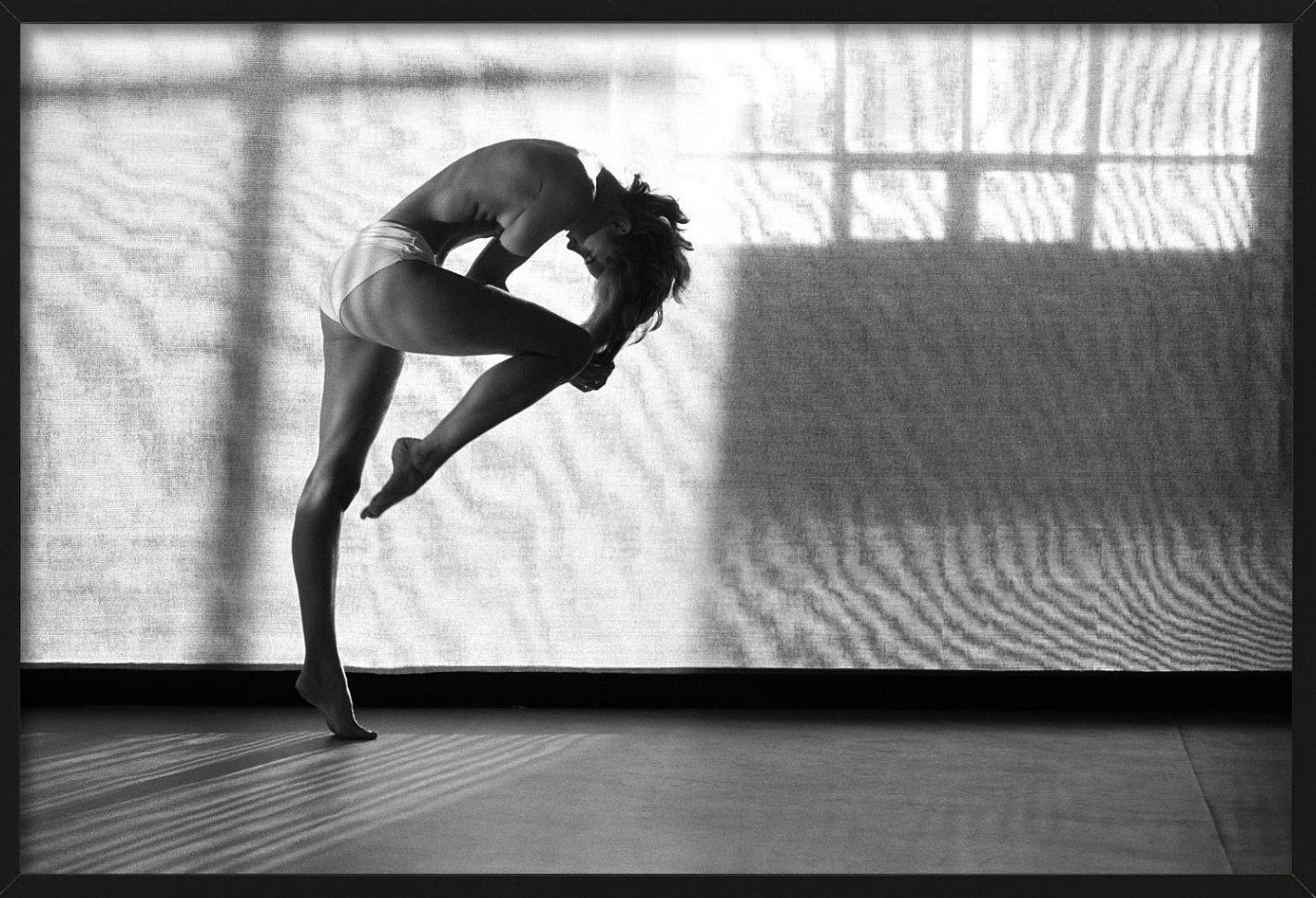 Lisa Durham beim Tanzen, fotografiert von Arthur Elgort.

Alle Drucke sind in limitierter Auflage erhältlich. Erhältlich in mehreren Größen. Hochwertige Einrahmung auf Anfrage.

Alle Drucke werden von der Künstlerin oder dem Künstler angefertigt und