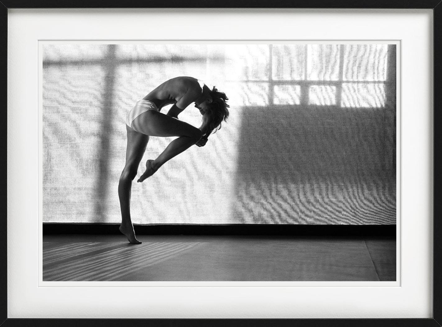 Lisa Durham, NYC, Nackte Tänzerin mit Lichttextur, Kunstfotografie, 1986 im Angebot 1