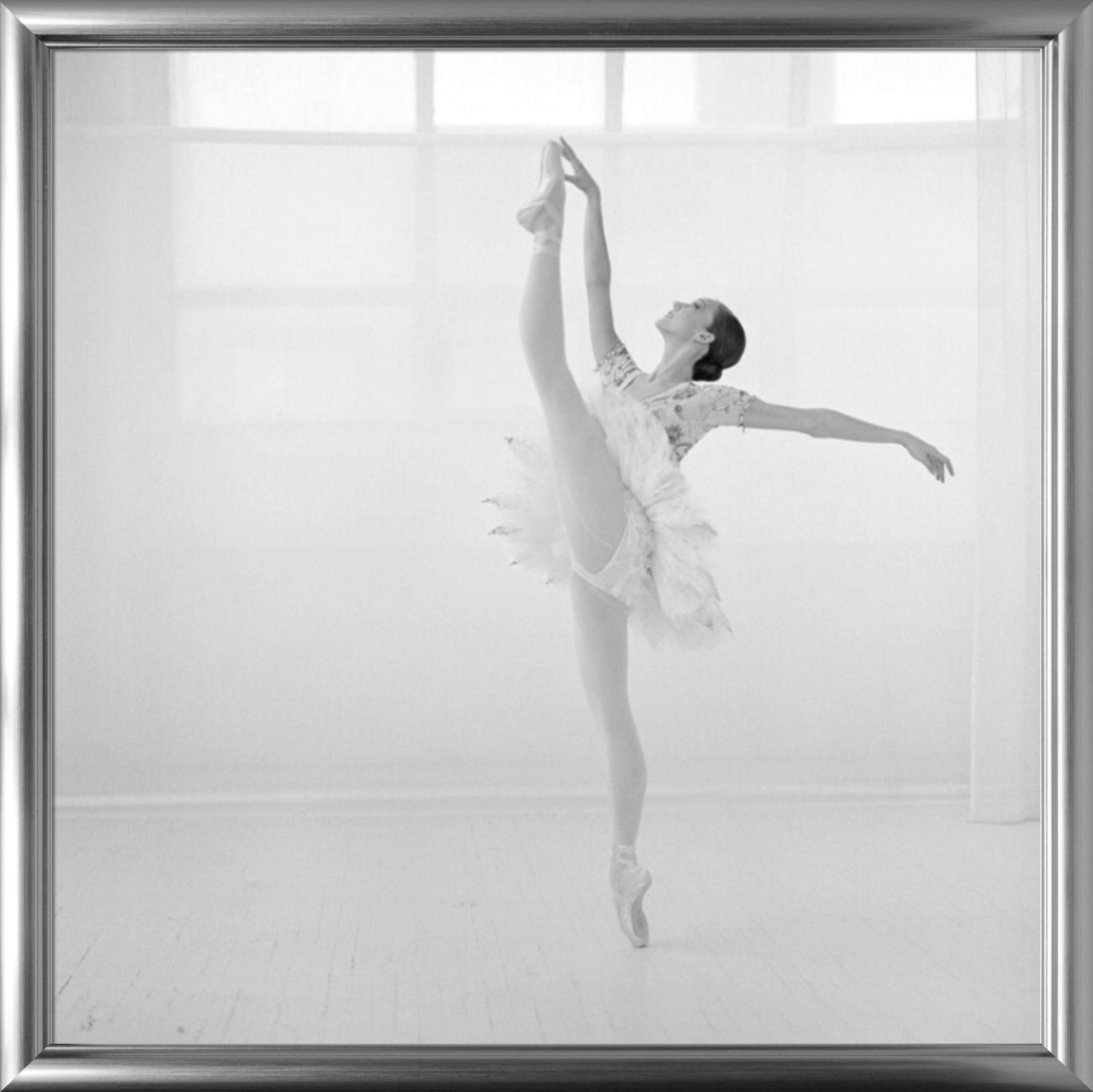 Maria Kowroski in Weiß, New Yorker Ballett, New York City, Ballett – Kunstfotografie, 1999 im Angebot 1