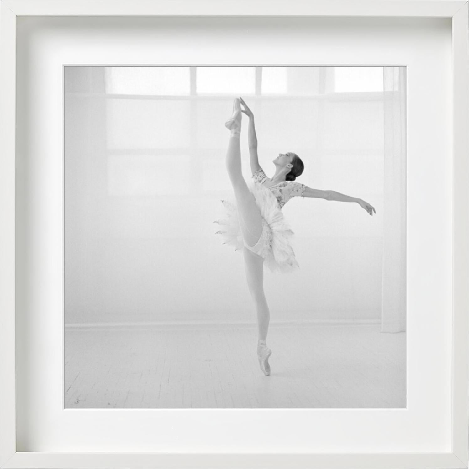 Maria Kowroski in Weiß, New Yorker Ballett, New York City, Ballett – Kunstfotografie, 1999 im Angebot 3