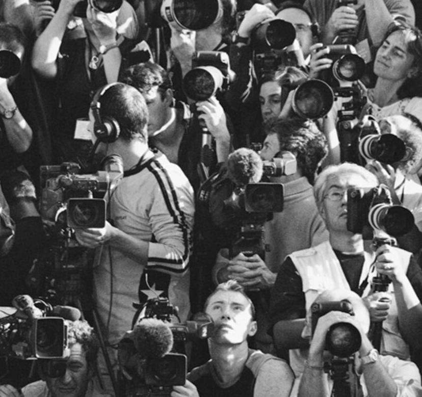 LV Photo Pit - Fotografi alla mostra di Louis Vuitton, Fotografia d'autore, 2003 in vendita 5
