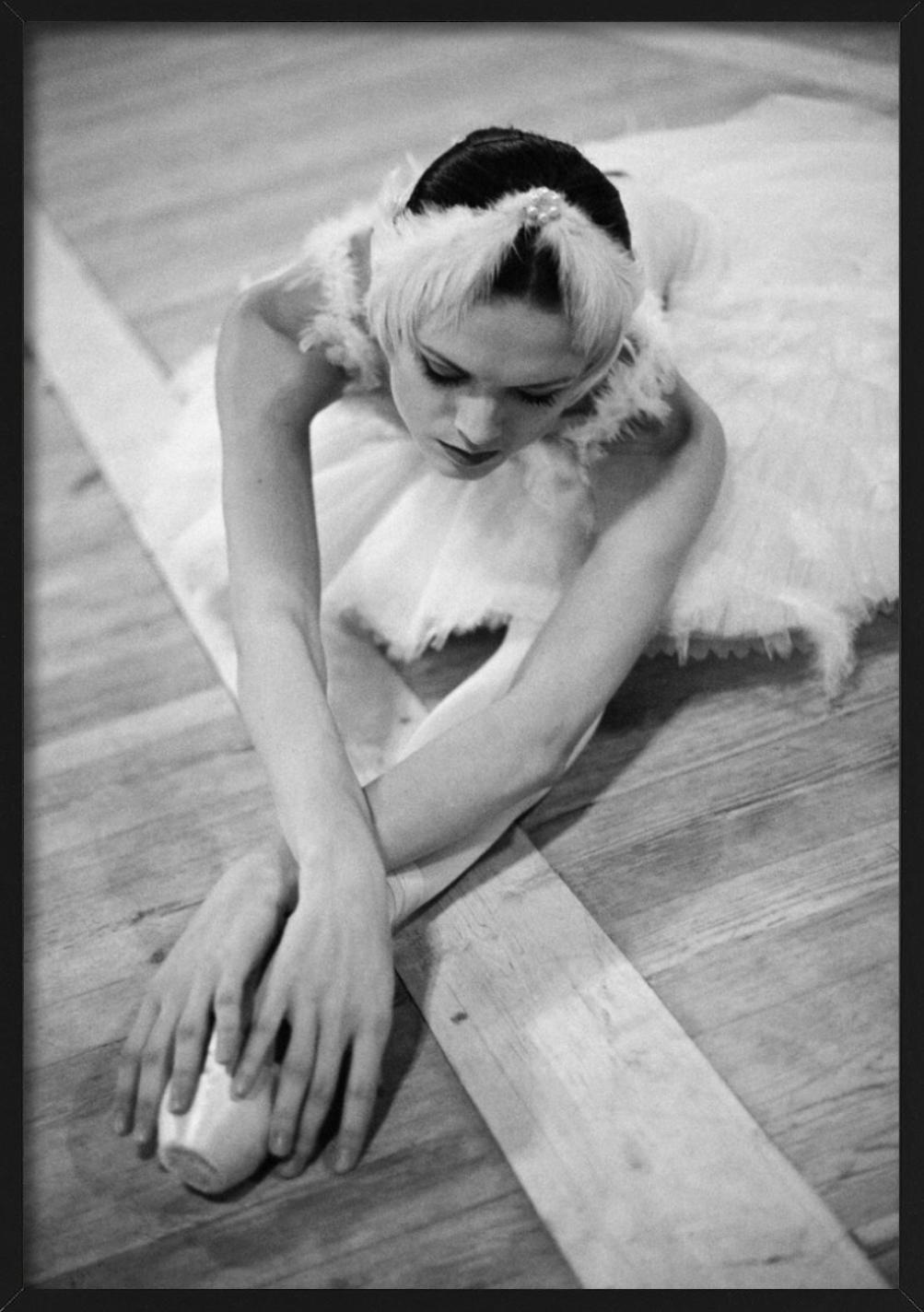 Ulyana Lopathkina à l'Académie de Russie de Vaganova, photographie d'art, 1999 - Contemporain Photograph par Arthur Elgort