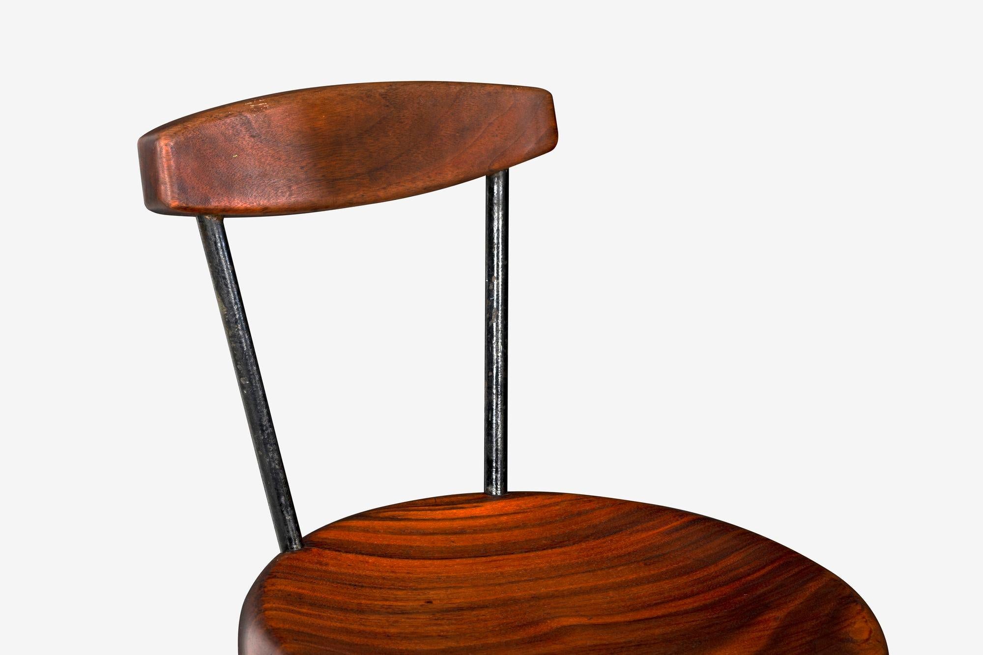 Arthur Espenet Carpenter Tabouret unique - Noyer et acier (circa 1965) en vente 1
