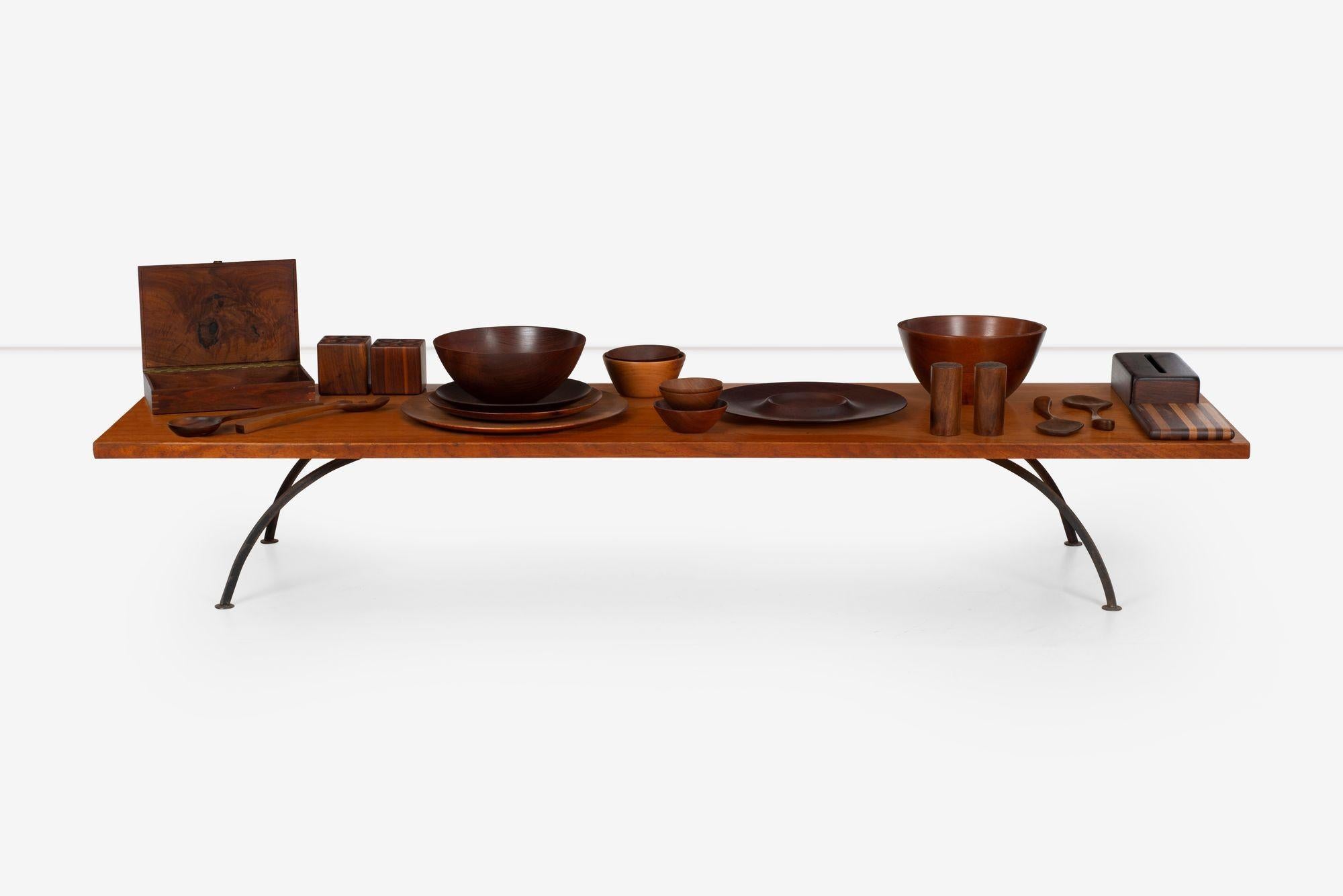 Mid-Century Modern Table basse en fer forgé Arthur Espenet Carpenter en bois de Narra 1960 en vente