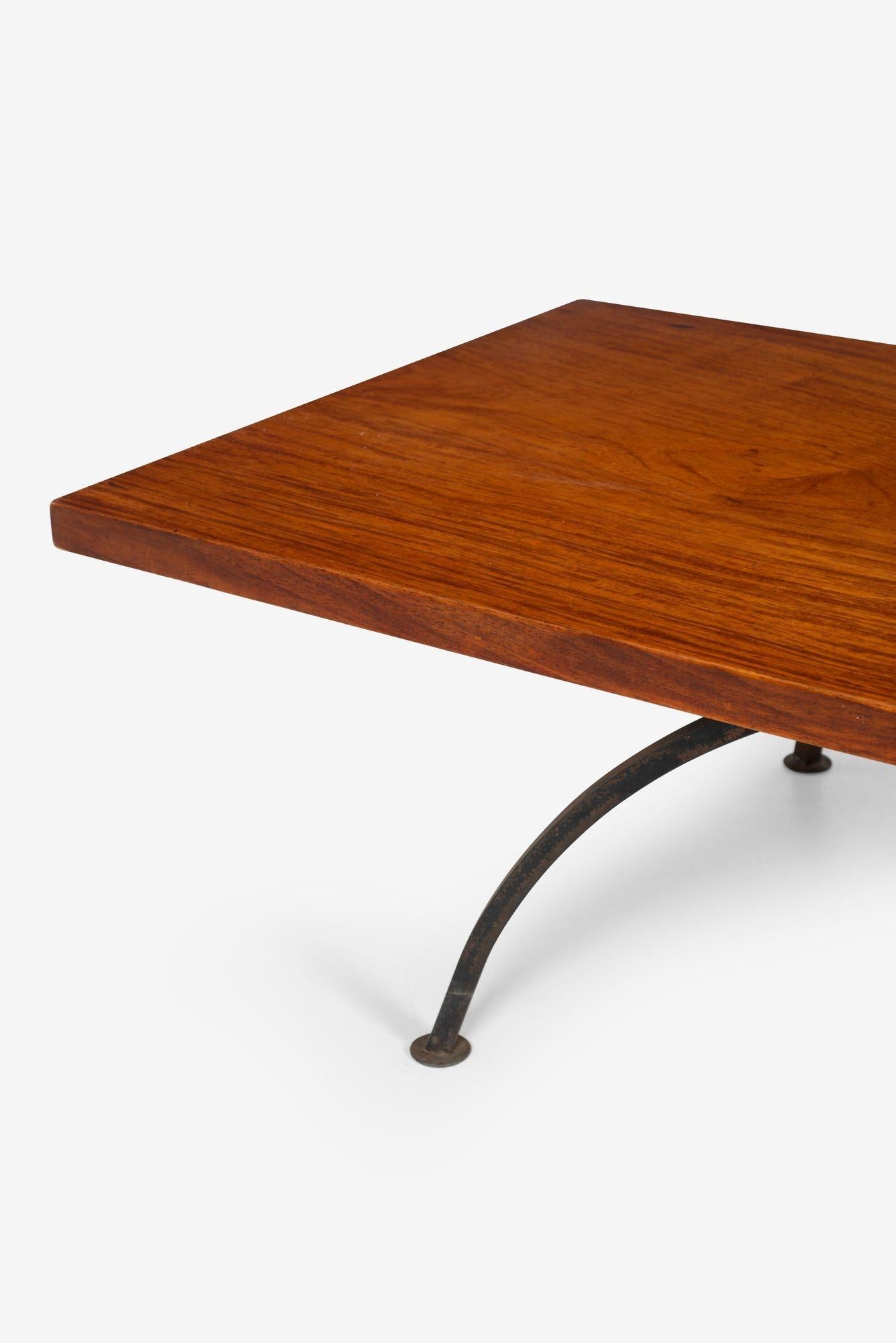 Table basse en fer forgé Arthur Espenet Carpenter en bois de Narra 1960 Bon état - En vente à Chicago, IL