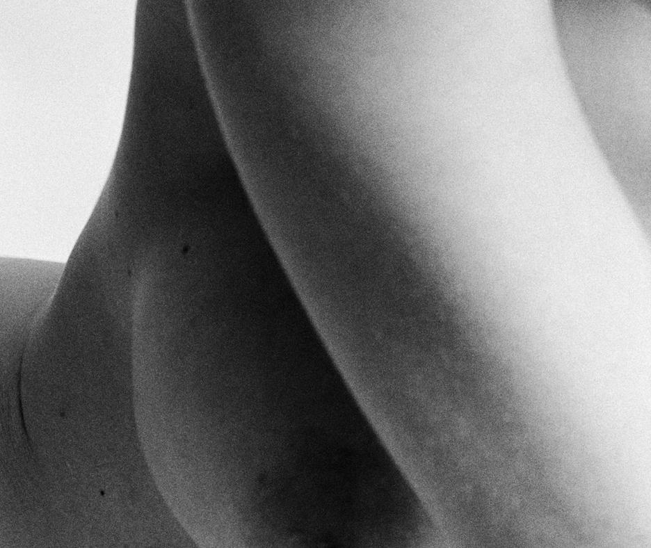 Figure Étude n° 22 - Gris Nude Photograph par Arthur Hauser