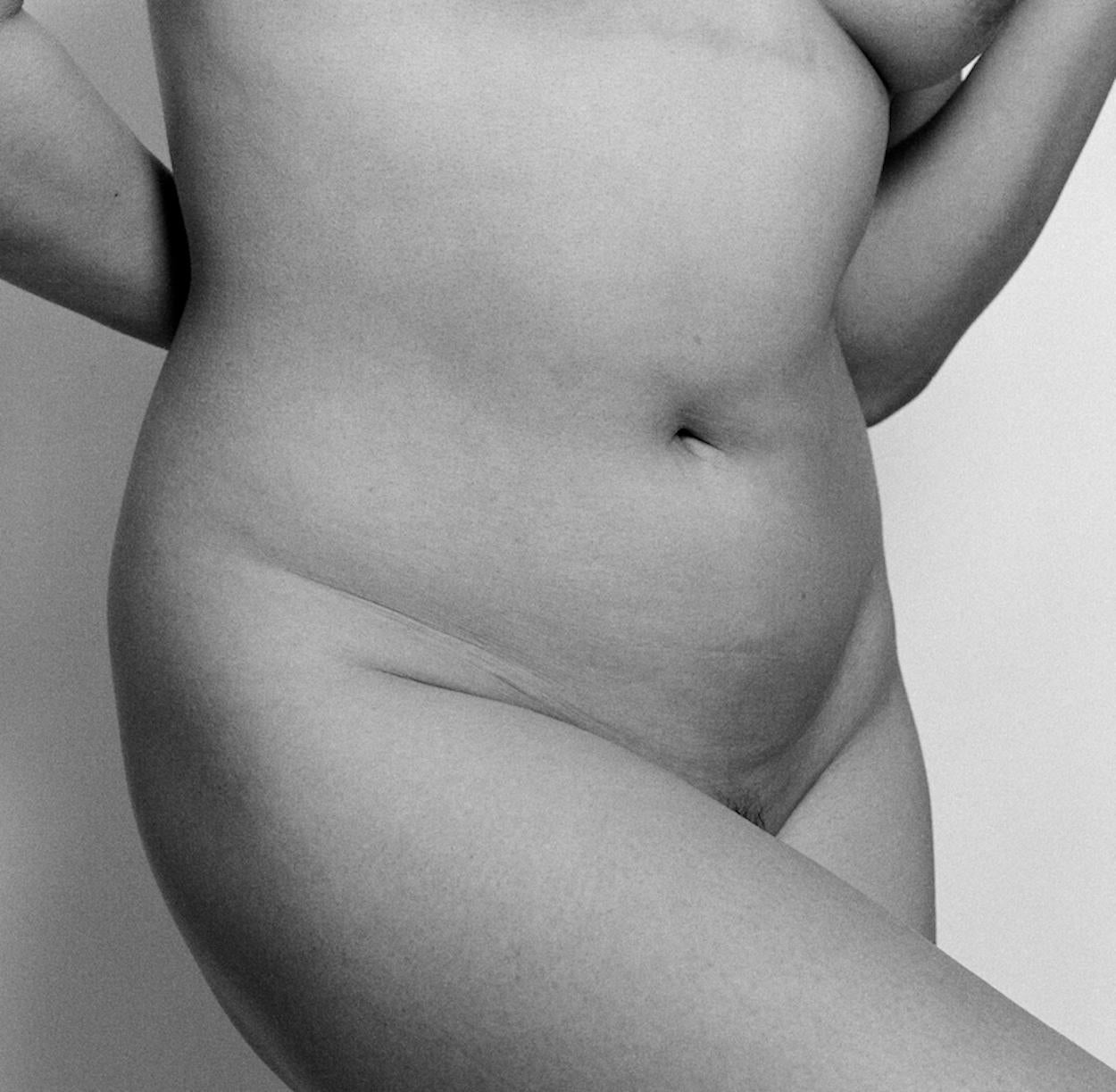 Figurenstudie Nr. 32 (Grau), Nude Photograph, von Arthur Hauser