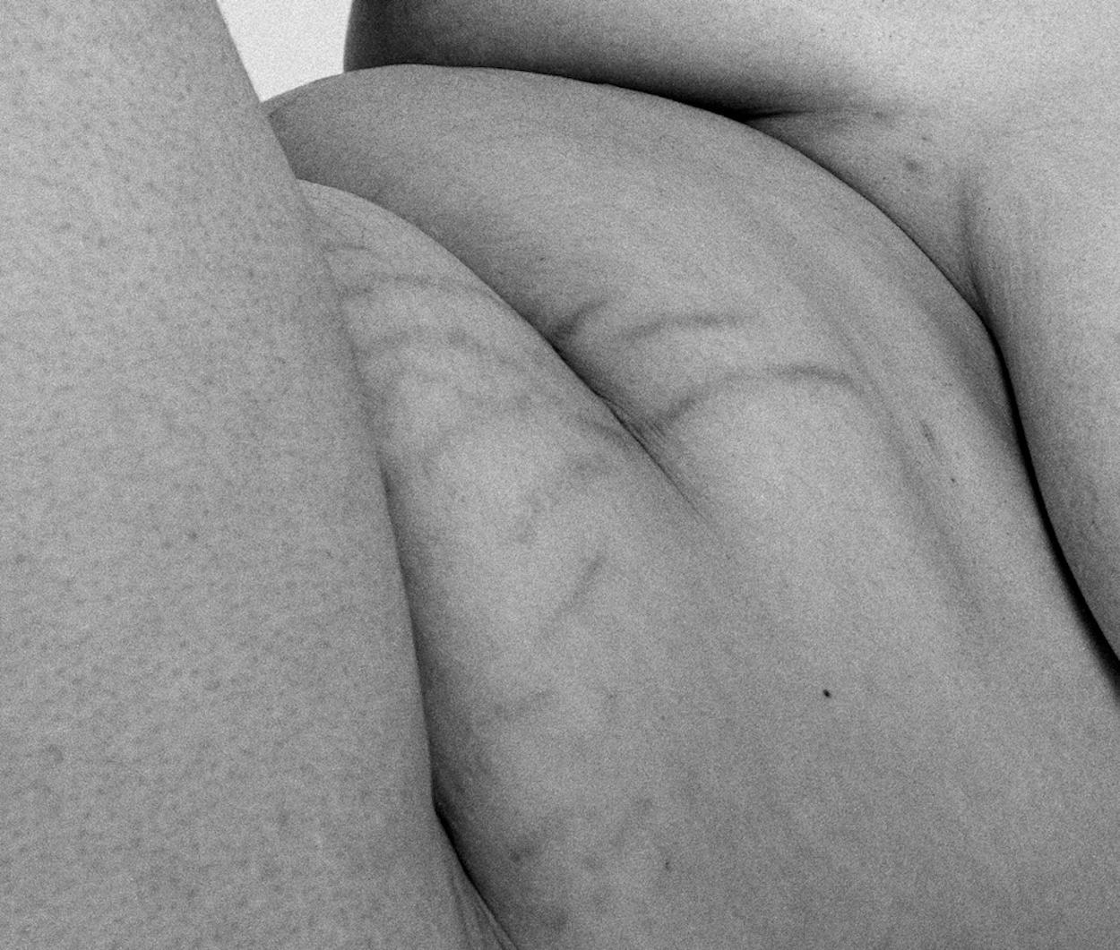 These photographs explore tonality, texture, mass and depth in context of the human figure. 

This photograph was made in studio in Seoul, South Korea. 

These figure studies intend to explore and demonstrate the shapes and patterns of the human