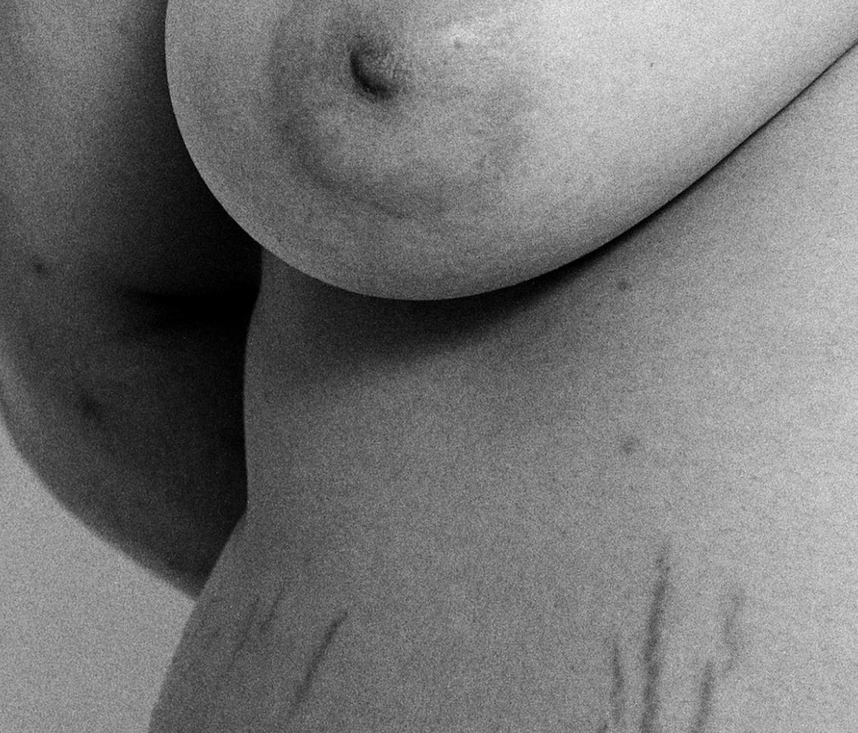 These photographs explore tonality, texture, mass and depth in context of the human figure. 

This photograph was made in studio in Seoul, South Korea.

These figure studies intend to explore and demonstrate the shapes and patterns of the human form