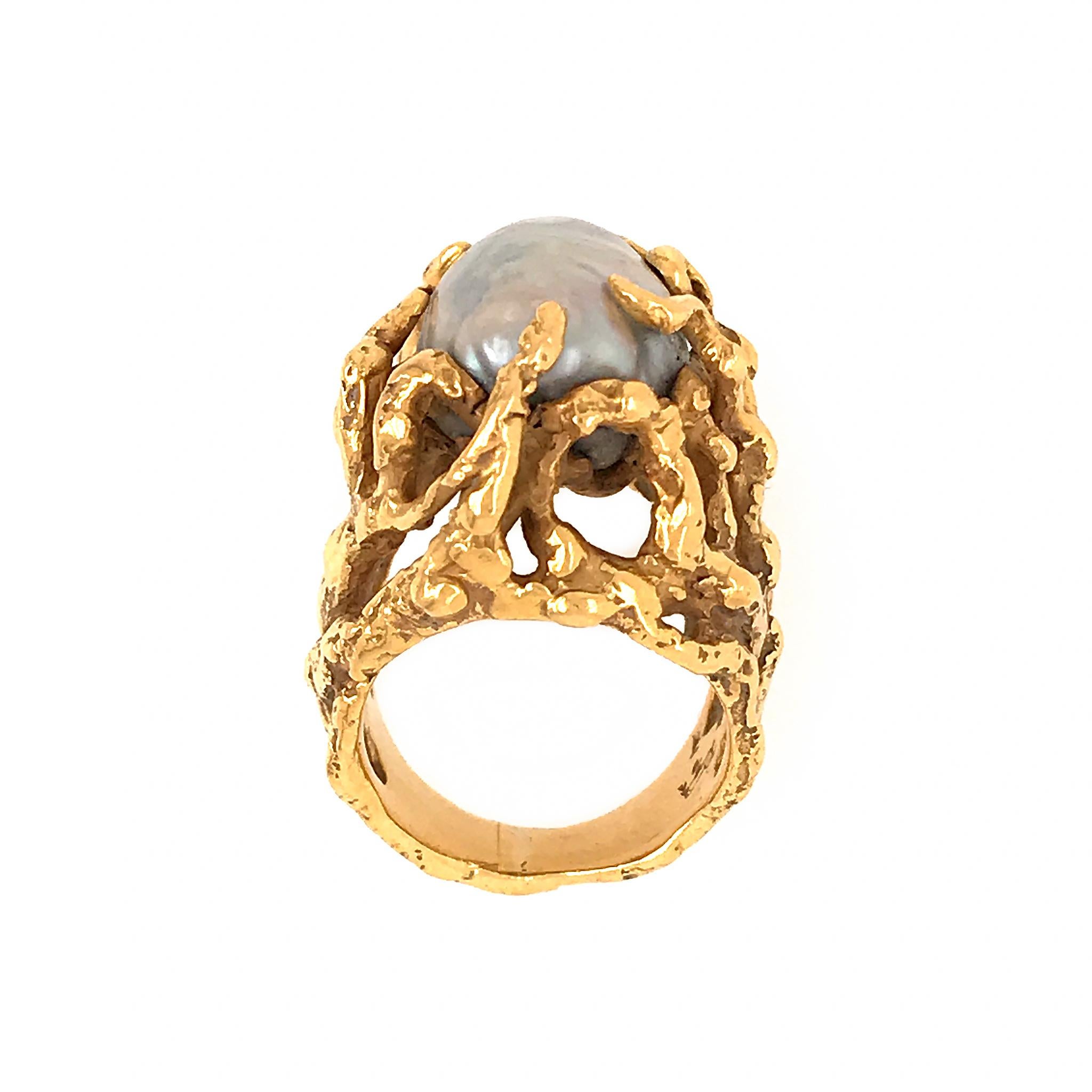 18K Yellow Gold
Total Weight: 21.5 grams
Ring Size: 5.25