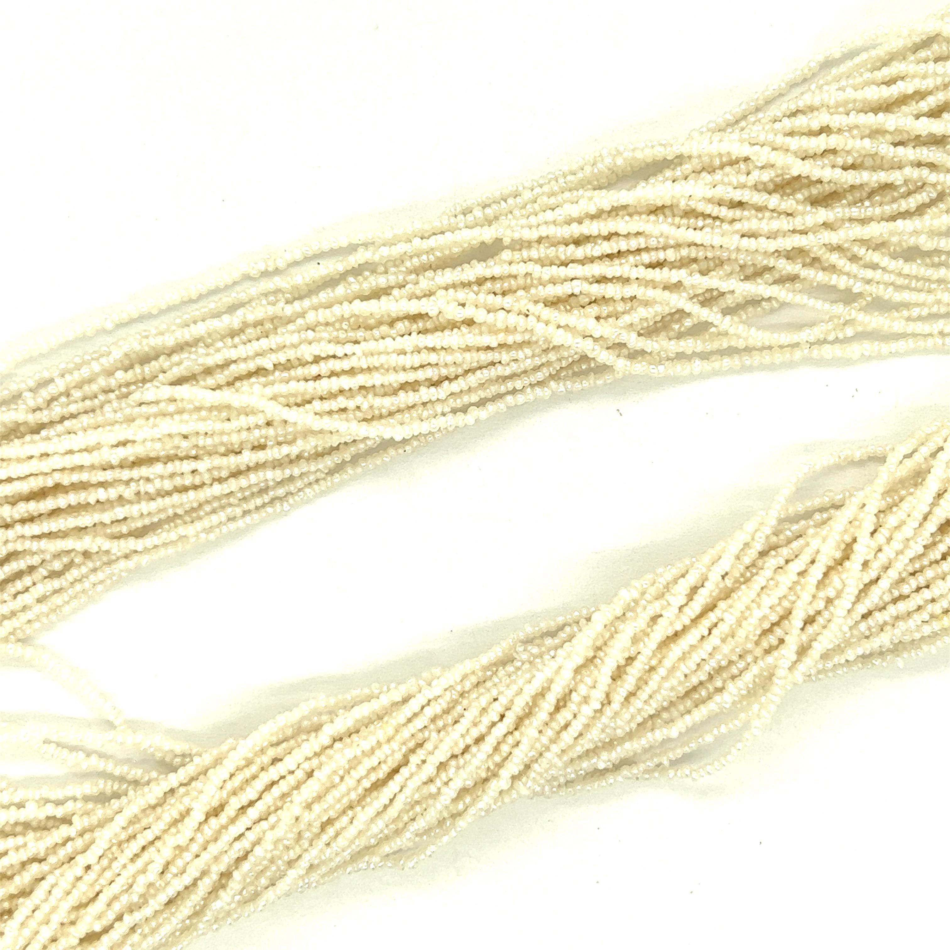 Donna Arthur King - Collana di smeraldi con conchiglia di madreperla a più fili di perle in vendita