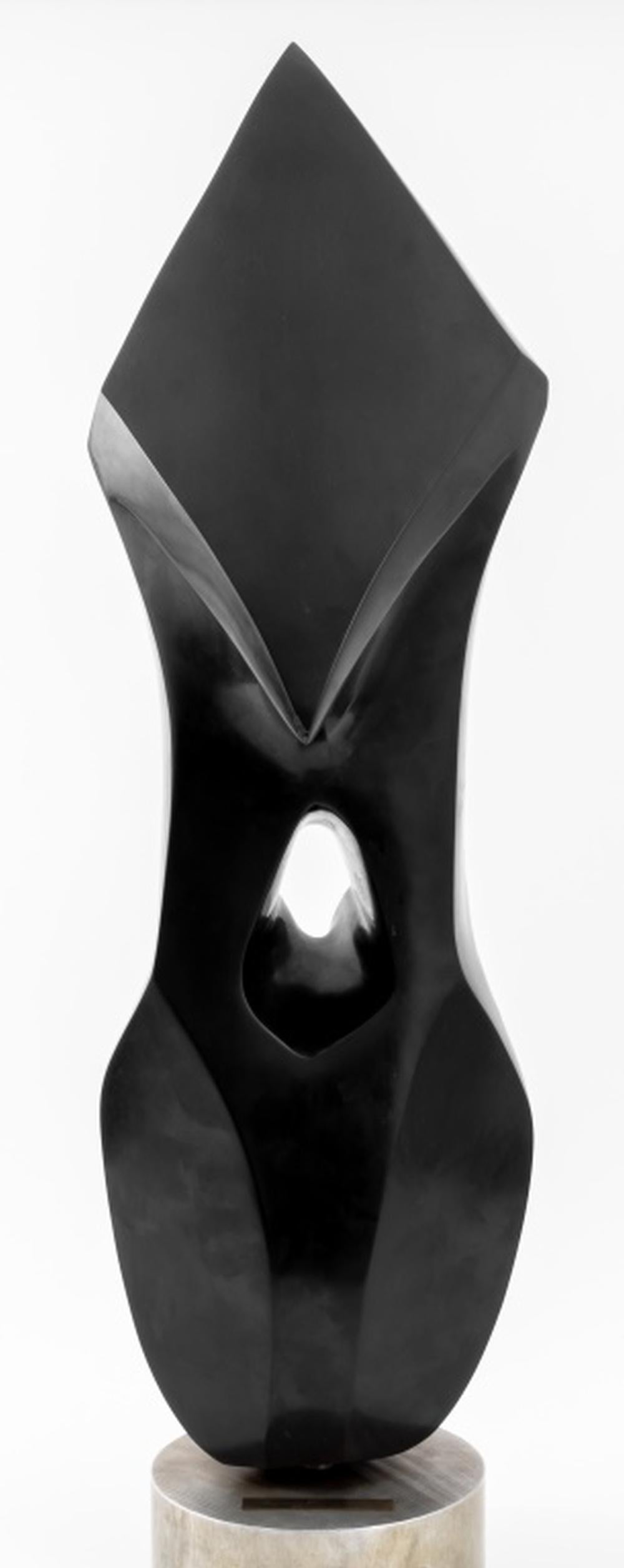 Arthur M. Bernhang (americano, XX) Scultura in marmo nero 